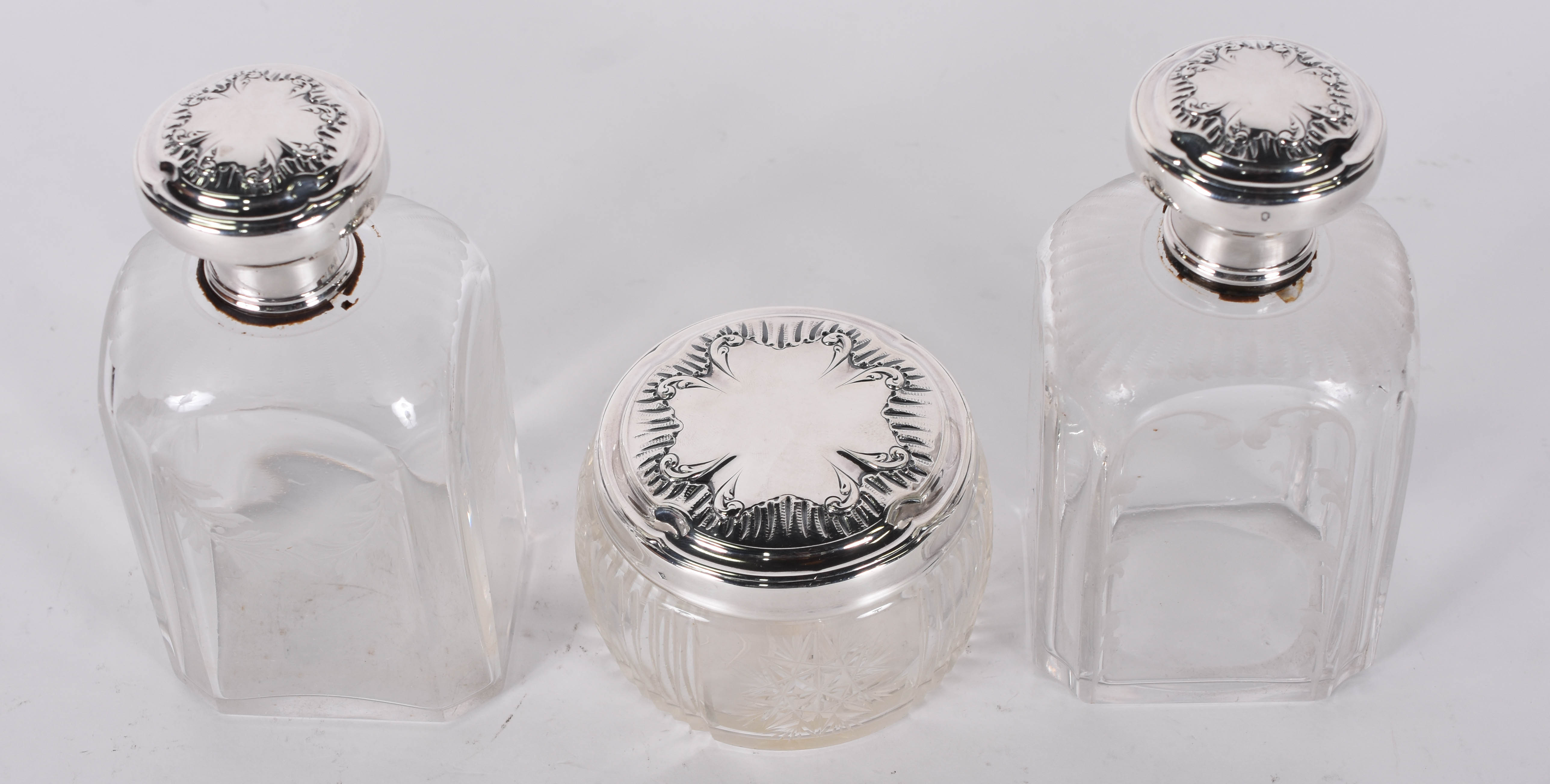 Conjunto de toilette de cristal sendo, 2 frascos para perfume e porta... - foto 2 de 6