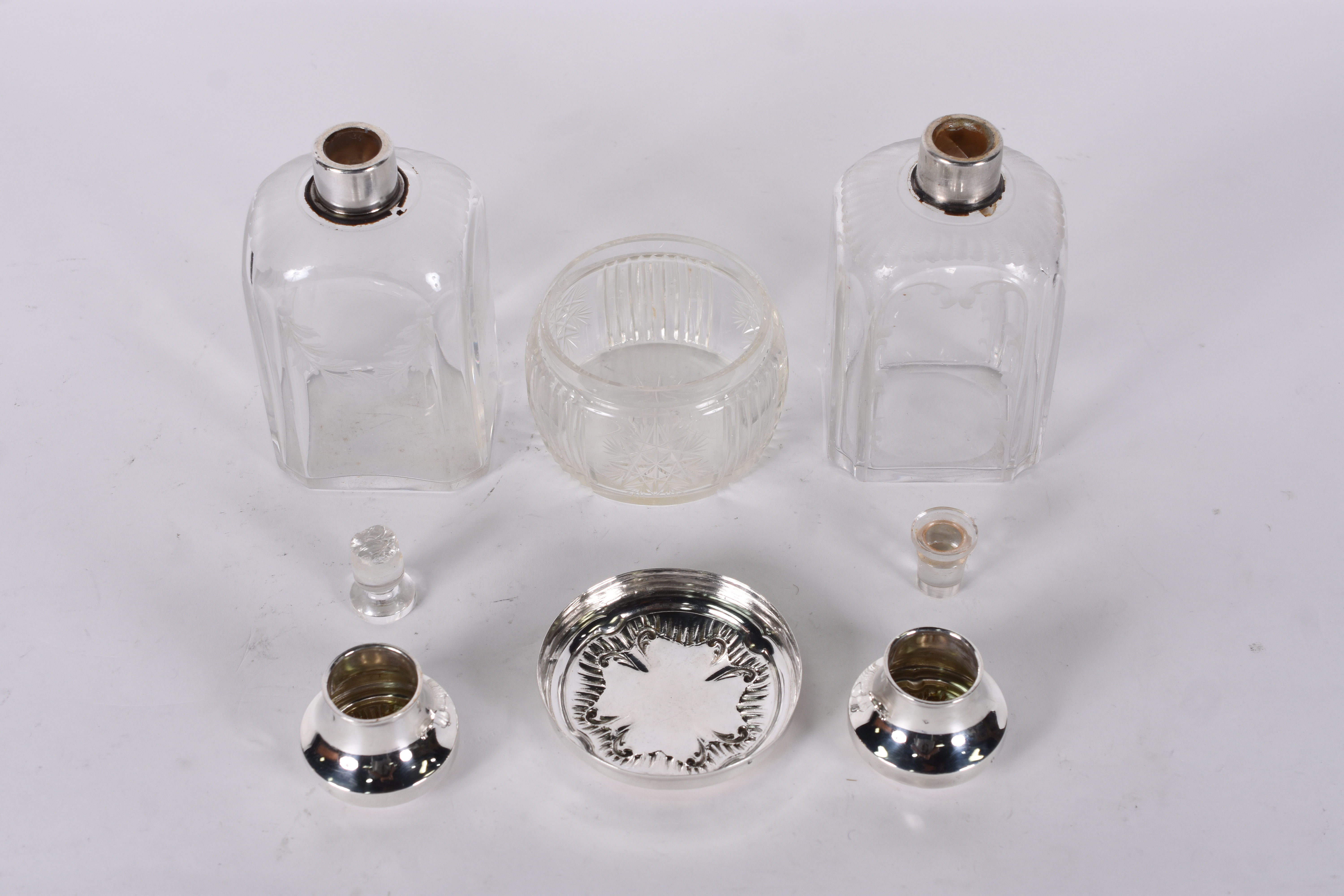Conjunto de toilette de cristal sendo, 2 frascos para perfume e porta... - foto 3 de 6