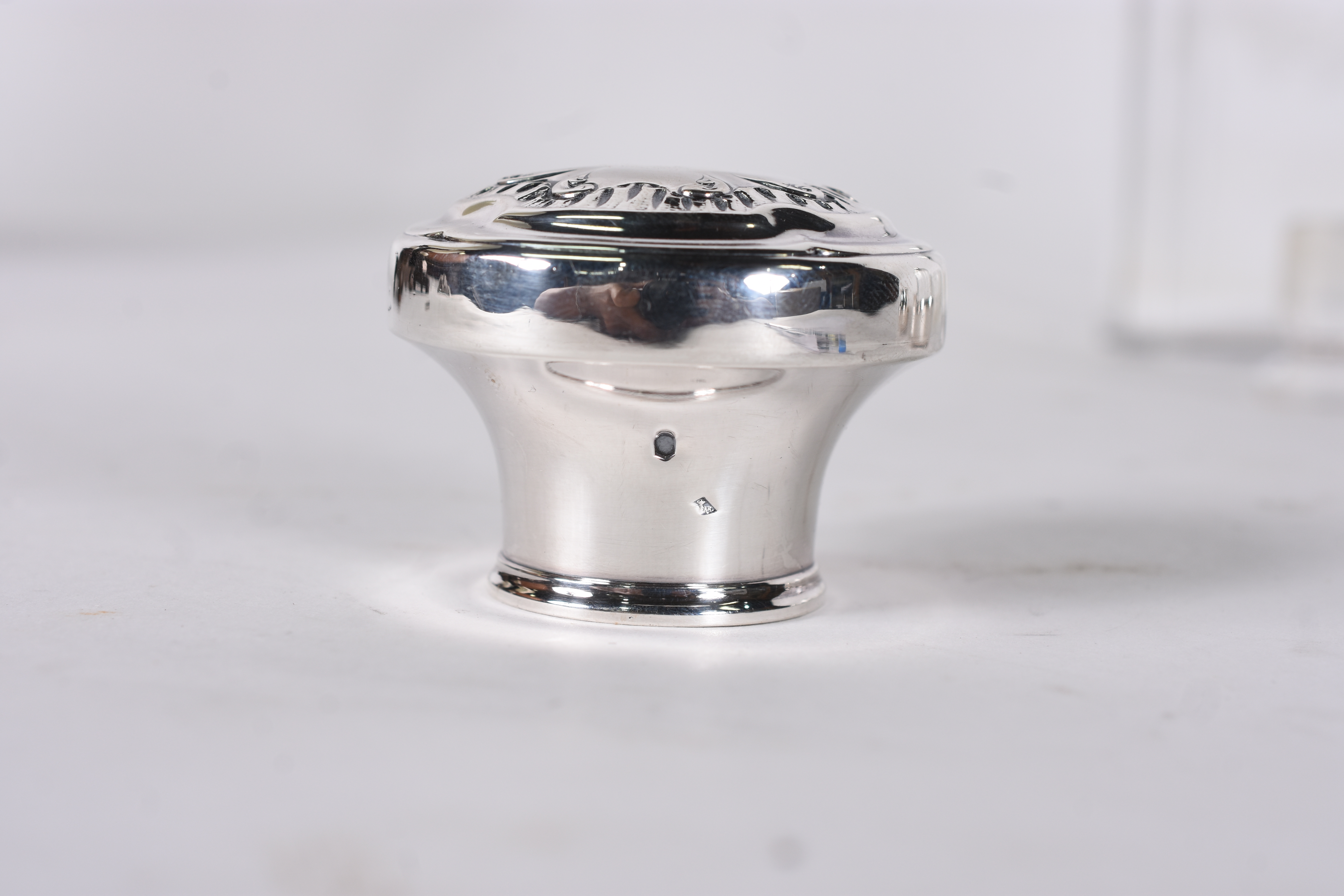 Conjunto de toilette de cristal sendo, 2 frascos para perfume e porta... - foto 5 de 6
