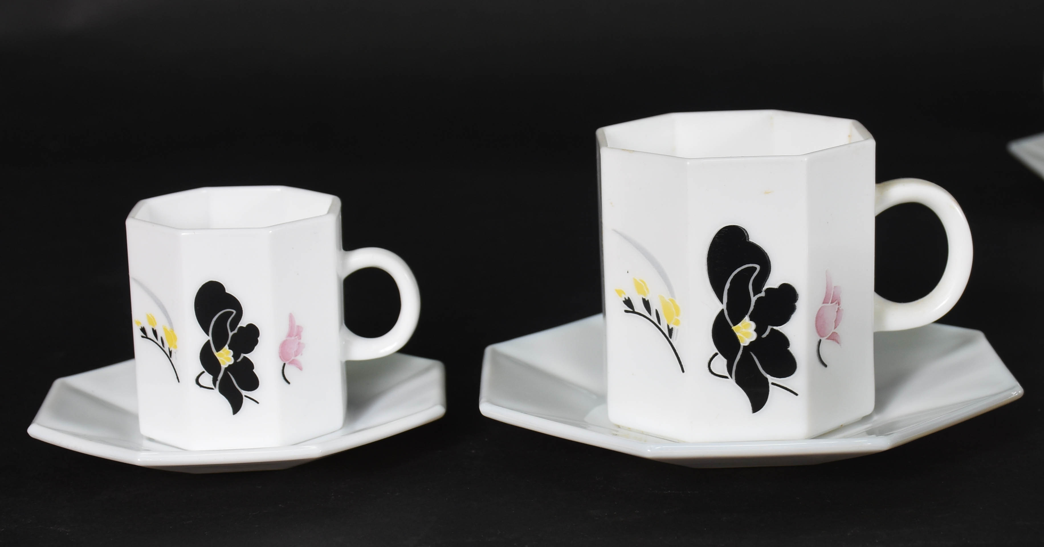 Serviço de jantar Francês vidro branco com flores " arcopal "... - foto 3 de 6