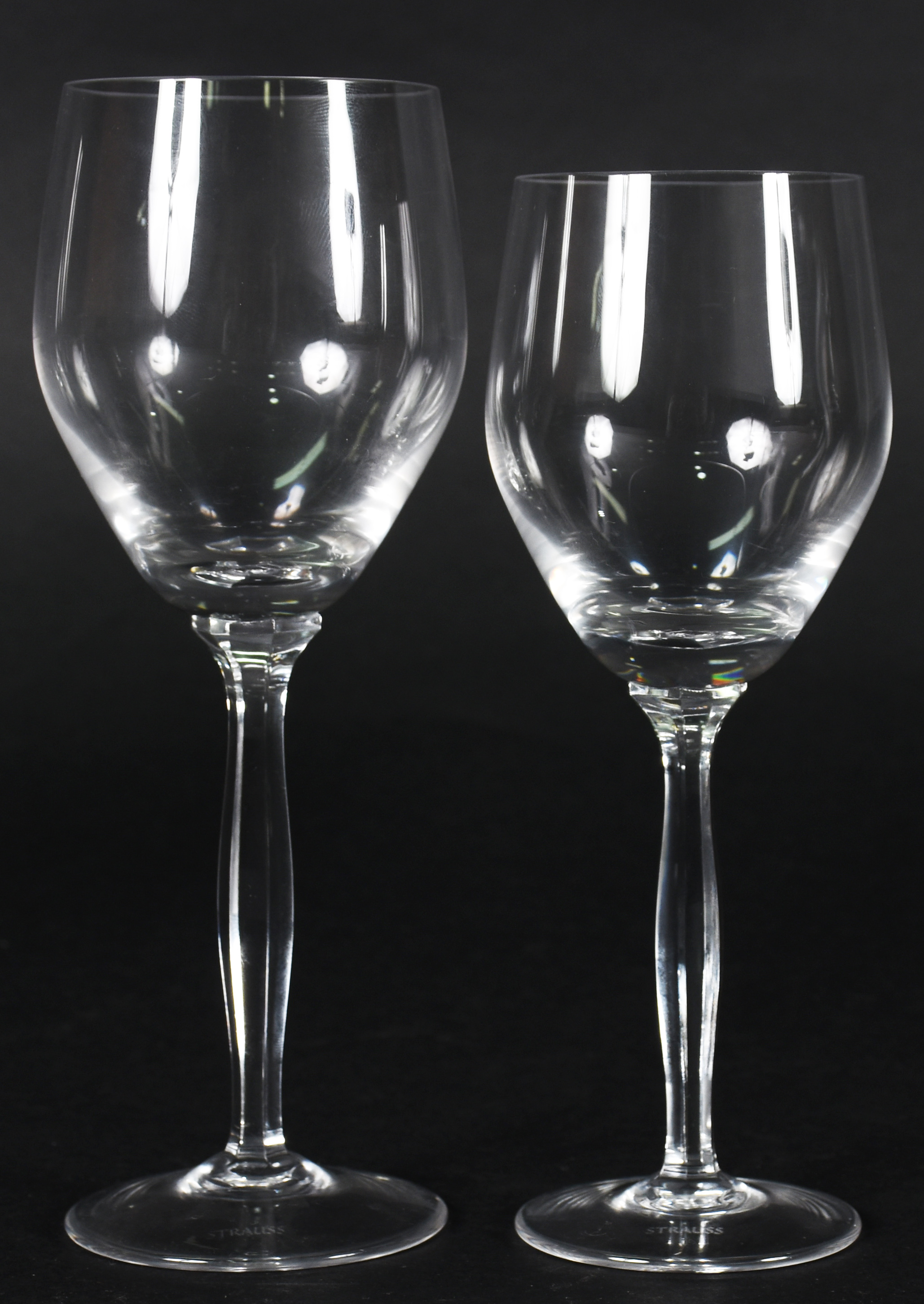 Serviço de cristal STRAUSS composto de 11 flutes , 8 cálices para... - foto 3 de 4