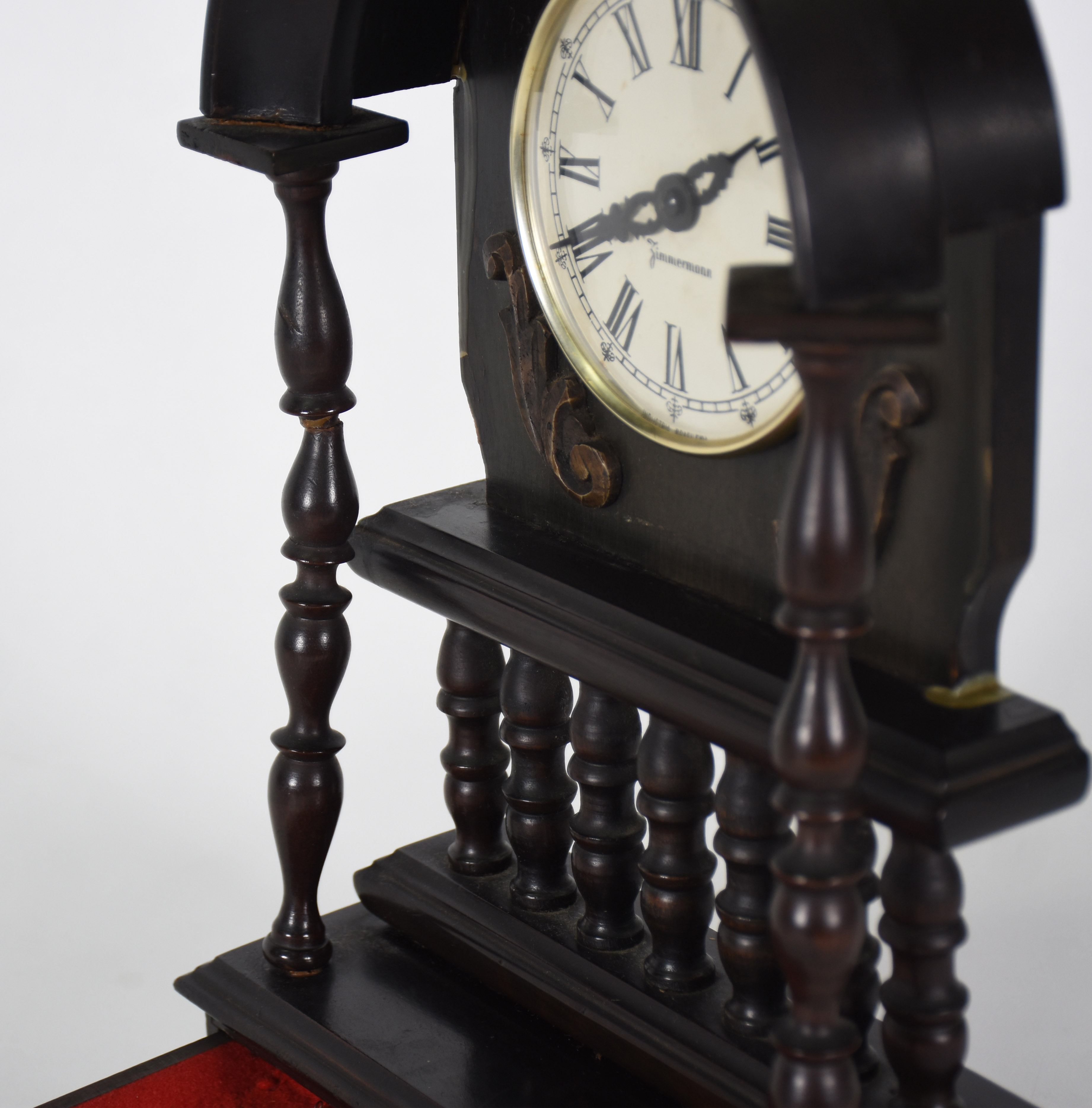 Relógio de mesa Zimmermann com caixa de madeira , à corda . - foto 4 de 6