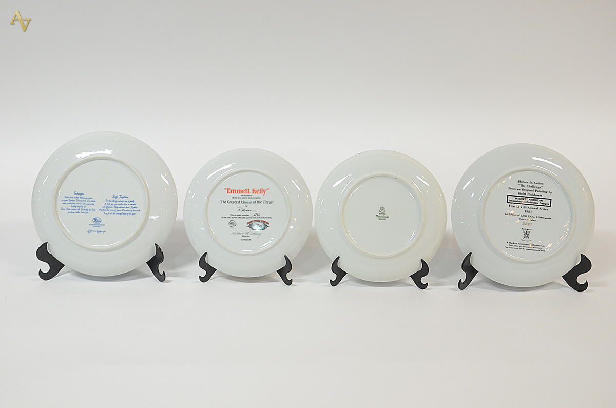 Quatro pratos de porcelana com decorações diversas, sendo: Fairmont... - foto 2 de 2