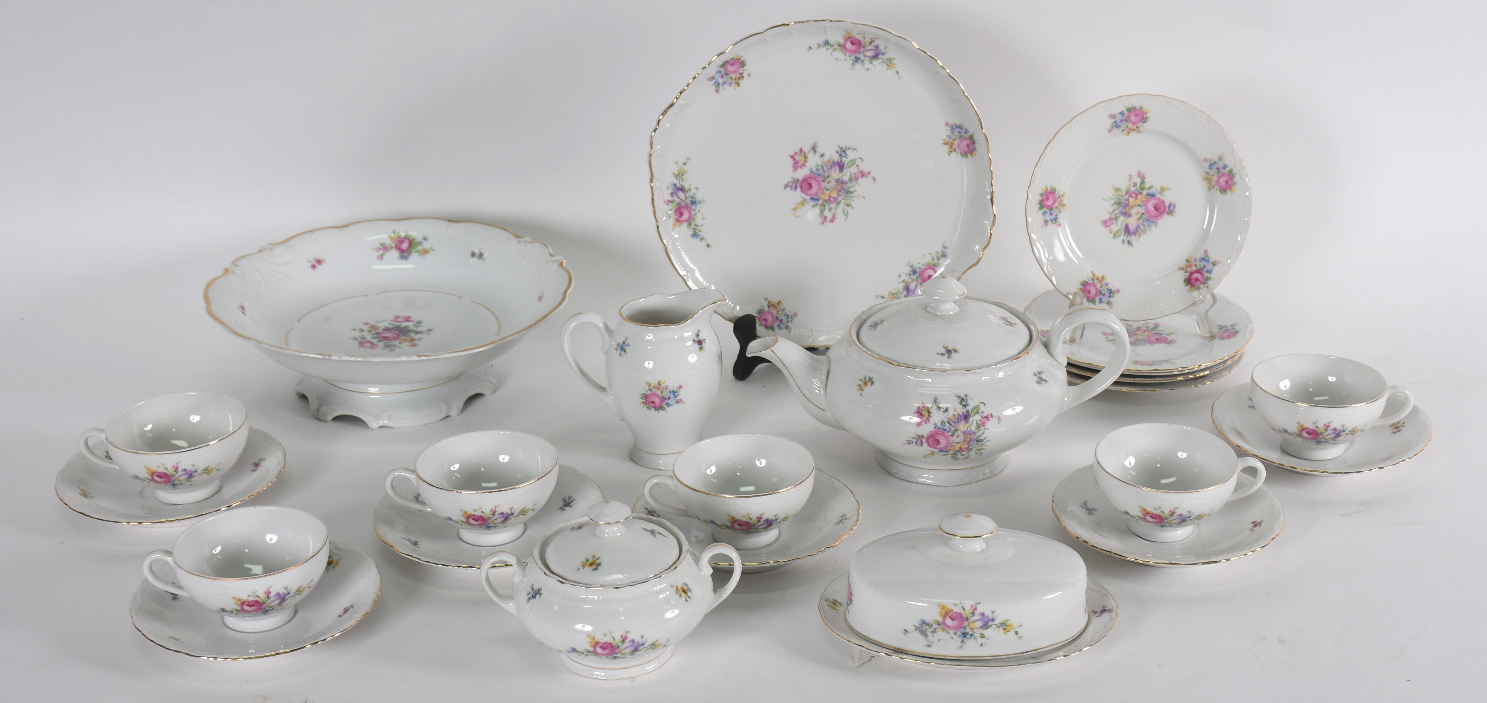 Aparelho de chá e bolo de porcelana tcheca TK Thun , composto de : 6... - foto 1 de 3