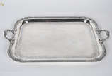 Bandeja francesa de metal prateado marcado na b... - Bandeja francesa de metal prateado marcado na base Pde. RUOLZ, com alças, ricamente cinzelada. Medidas 58 x 40 cm.