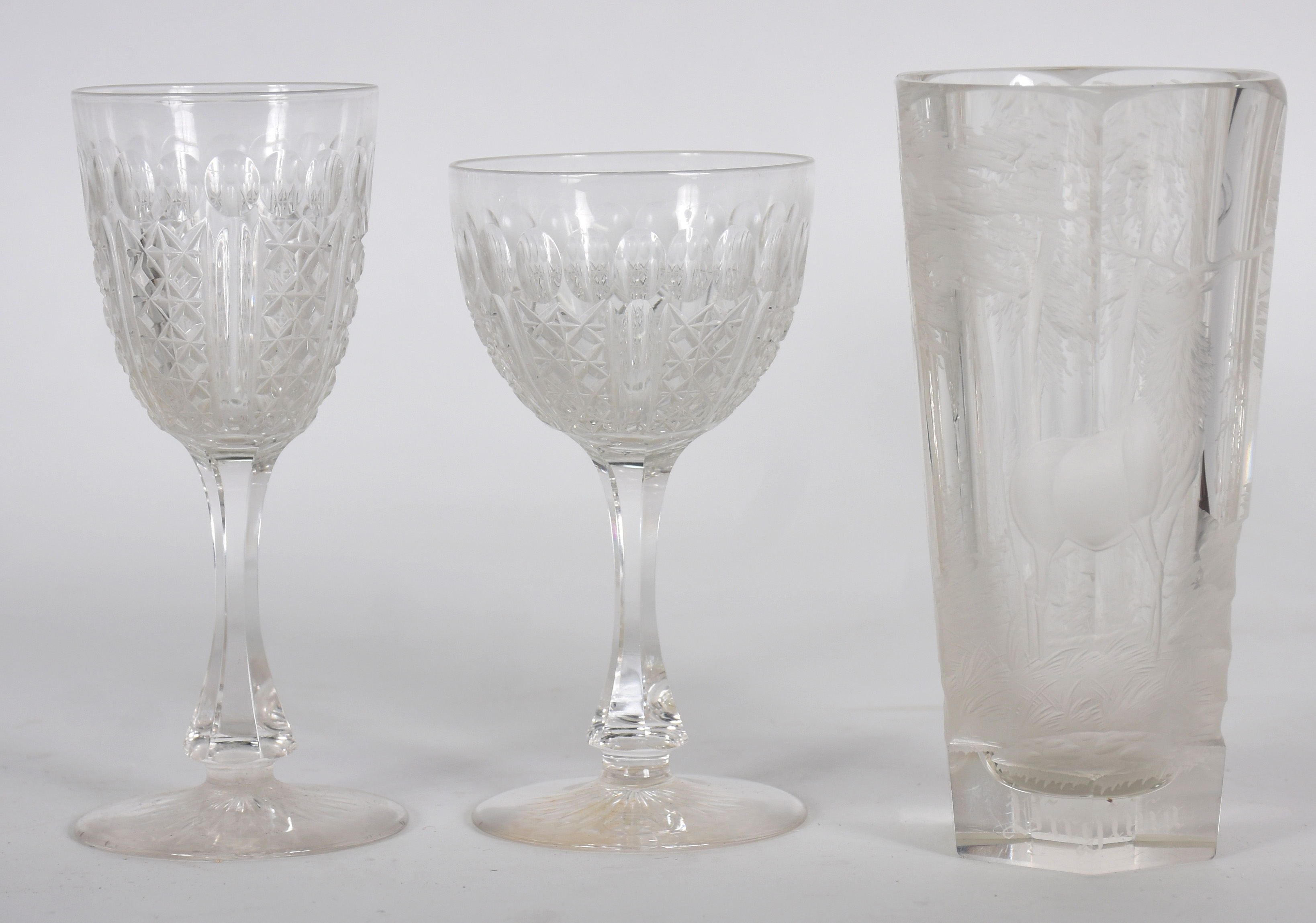 Diversas peças de cristal, sendo: Seis cálices para licor , 2 para... - foto 3 de 6