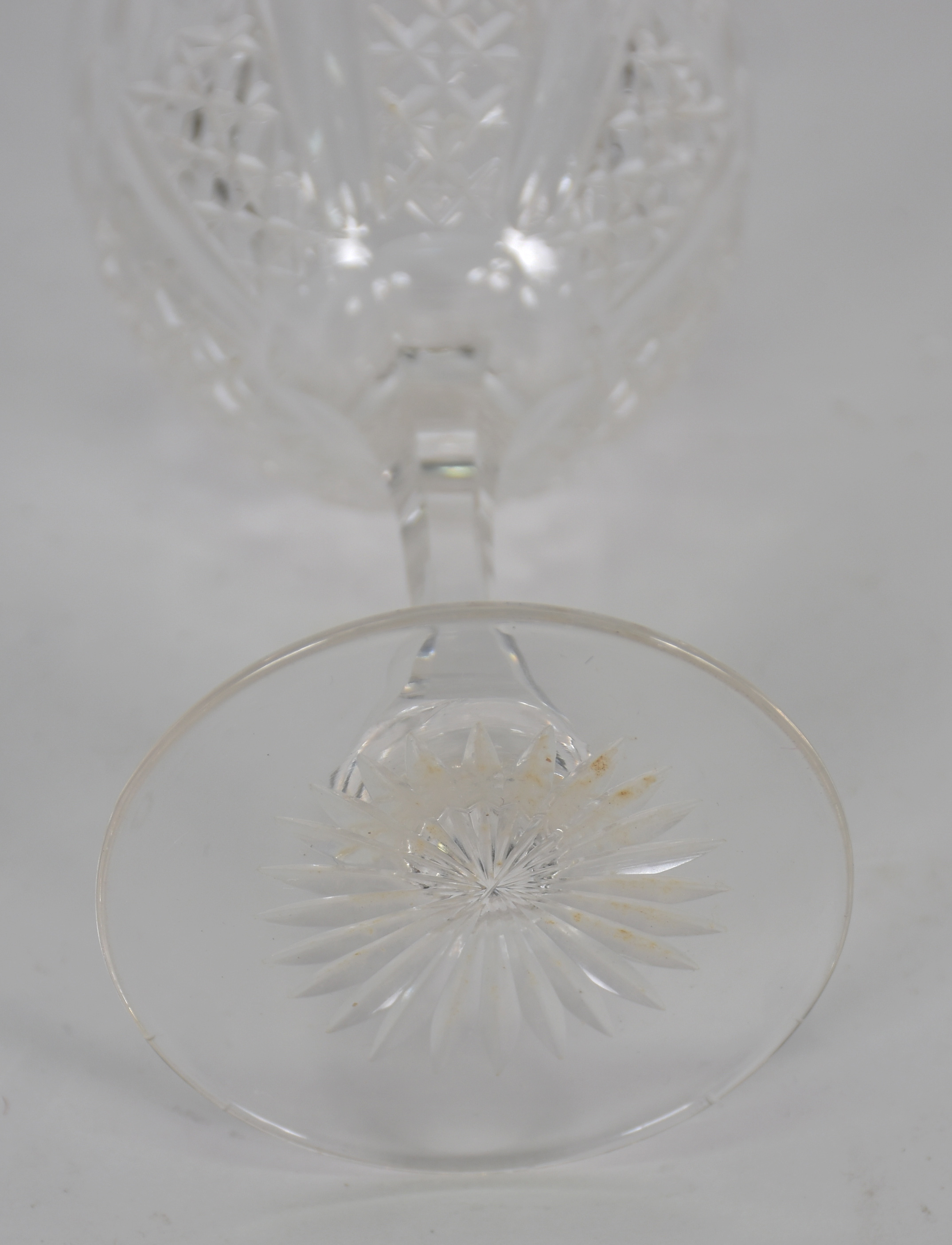 Diversas peças de cristal, sendo: Seis cálices para licor , 2 para... - foto 6 de 6