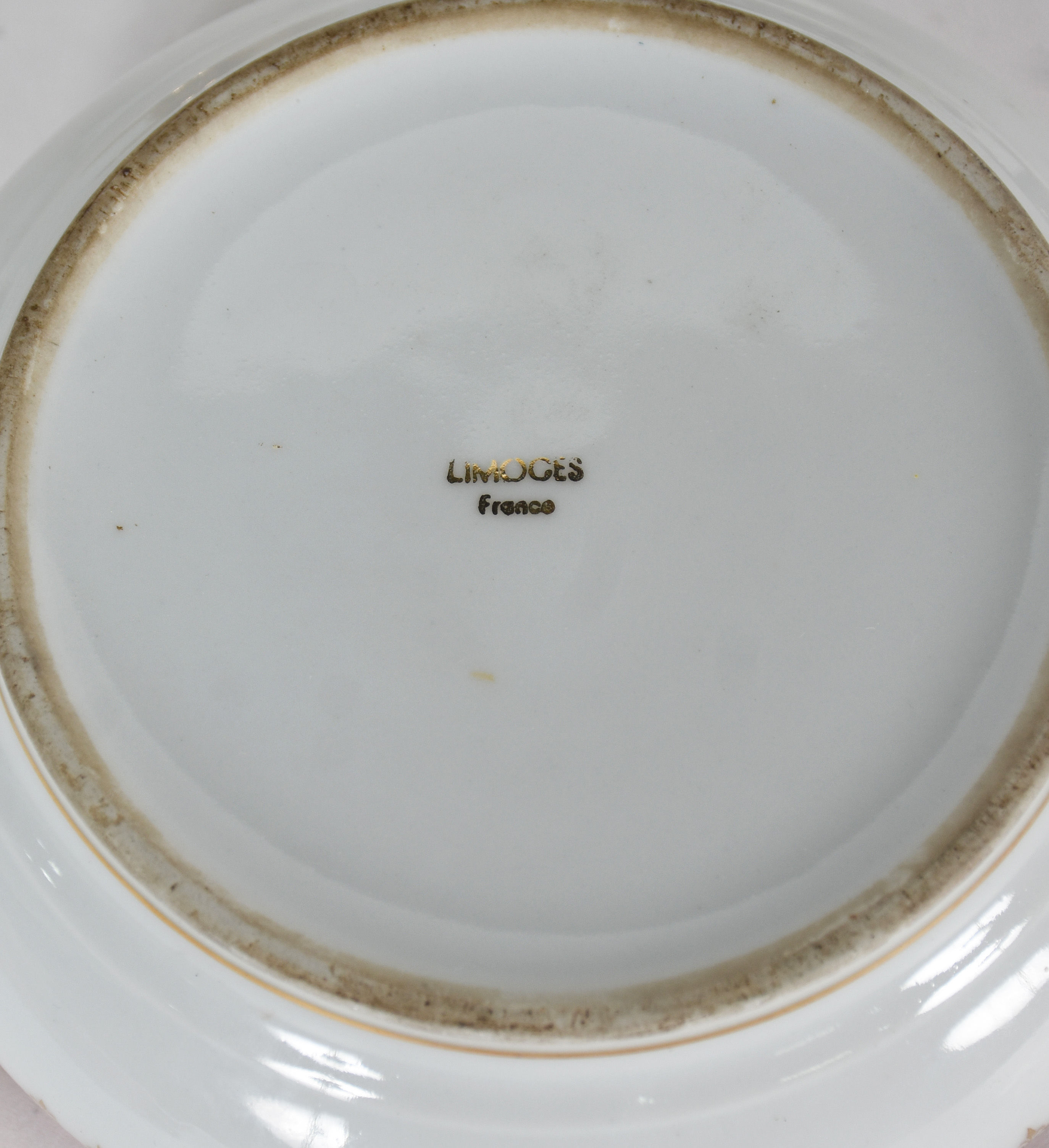 Diversas peças : caixa redonda limoges , 3 xícaras , biscuit... - foto 7 de 7