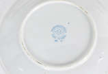 Cinco xícaras de chá com pires e pratinhos de s... - Cinco xícaras de chá com pires e pratinhos de sobremesa de porcelana francesa Limoges, monogramadas e com frisos dourados,  e 2 xicaras japonesa...