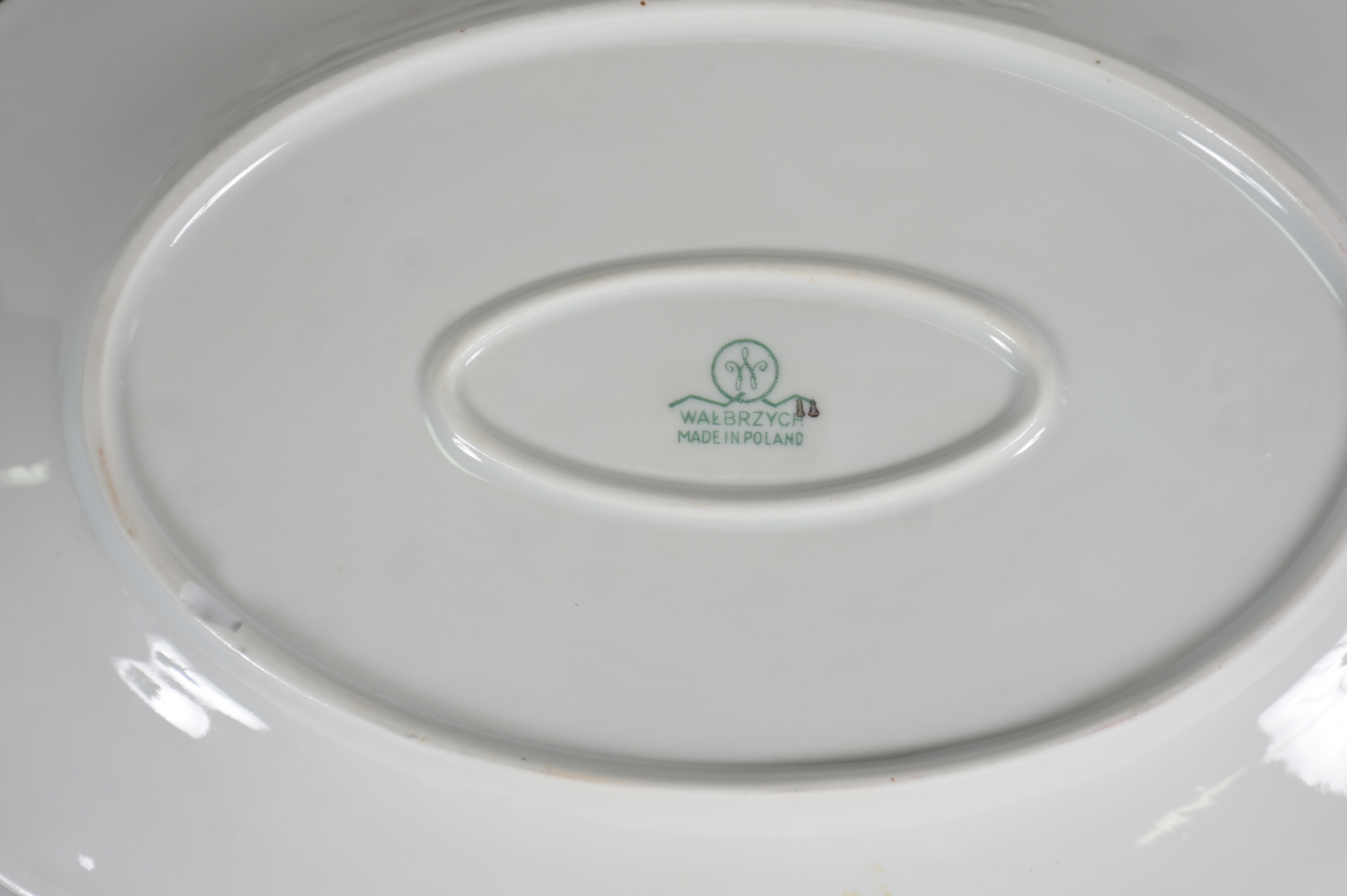 Serviço de jantar de porcelana Polonesa , composto de : 5 pratos... - foto 4 de 4
