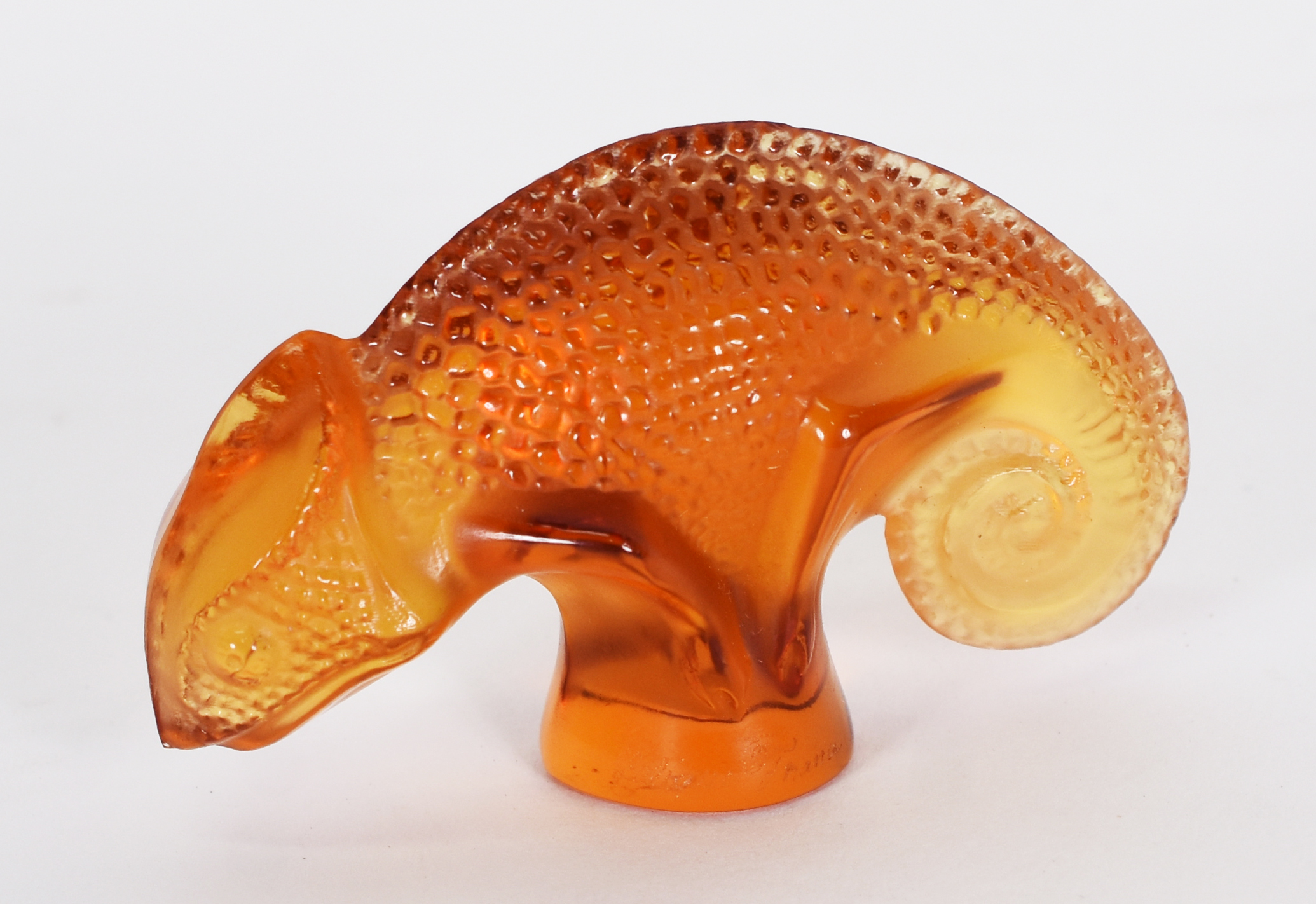 LALIQUE - Pequena estatueta de cristal na cor âmbar representando... - foto 1 de 5