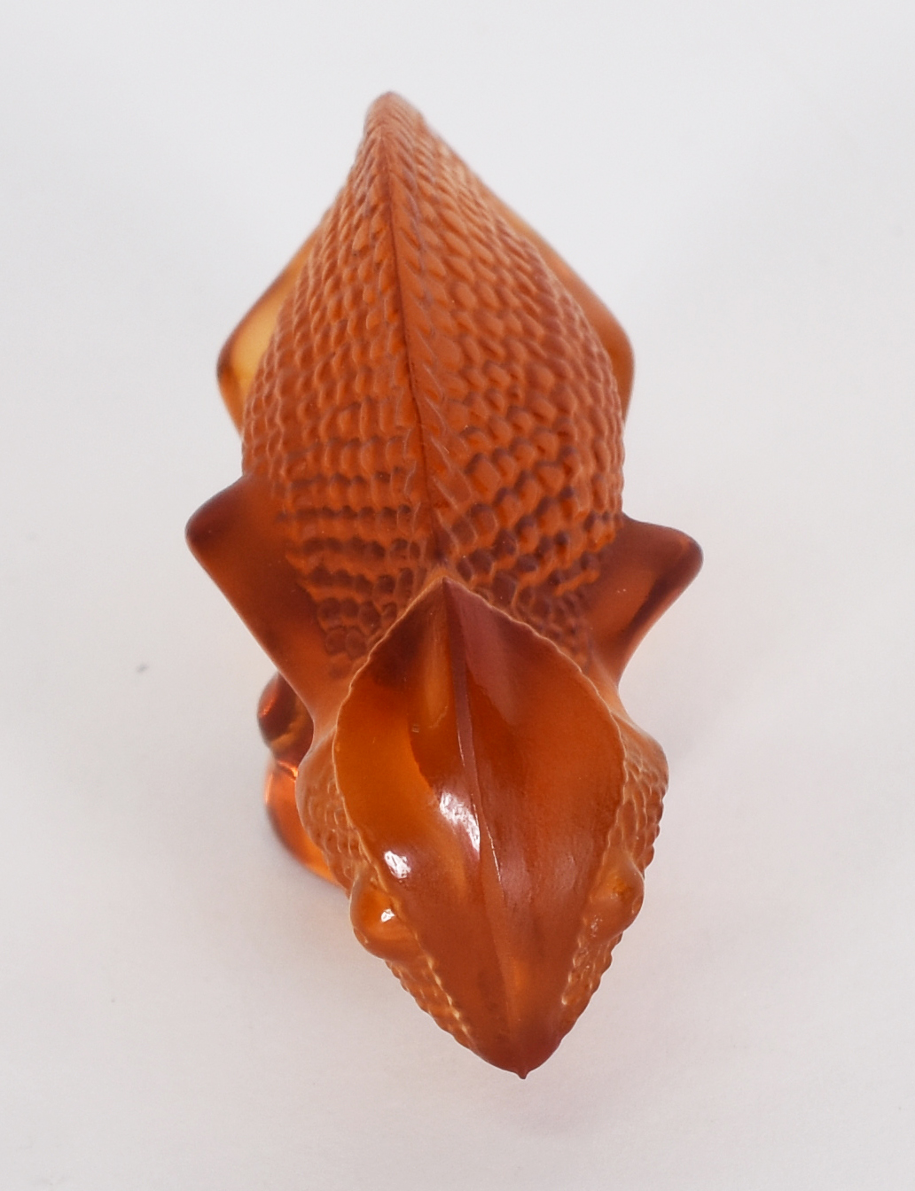 LALIQUE - Pequena estatueta de cristal na cor âmbar representando... - foto 2 de 5
