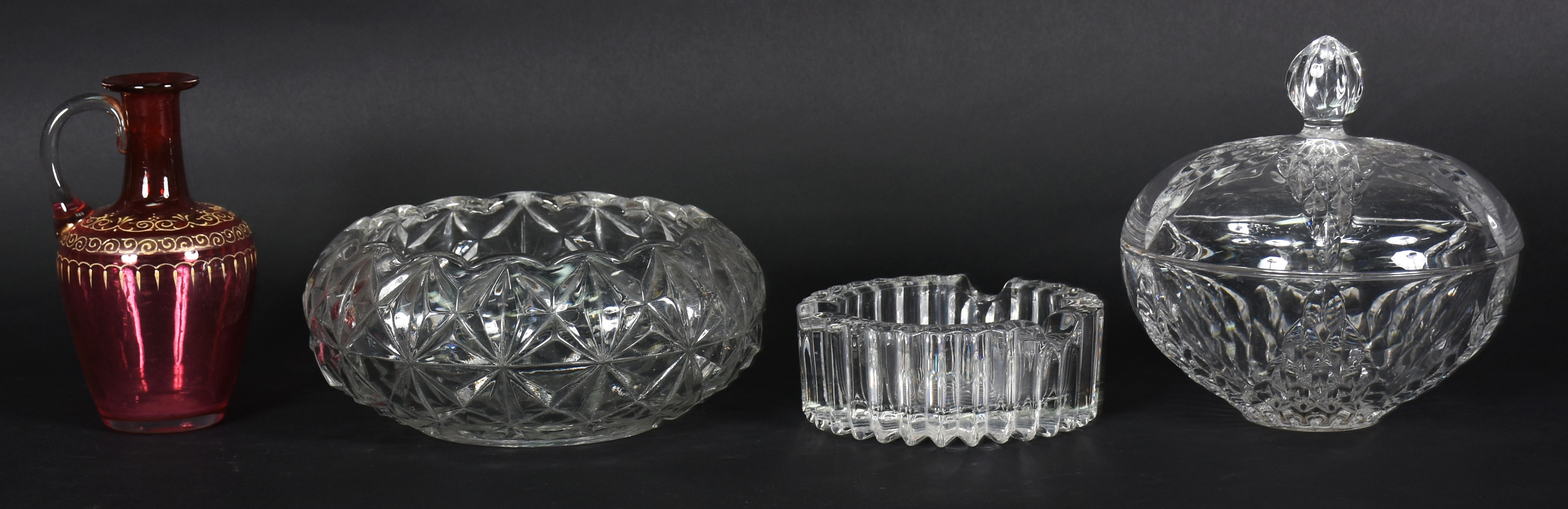 Quatro peças demi cristal : Bomboniere , bowl , cinzeiro e jarra... - foto 1 de 2