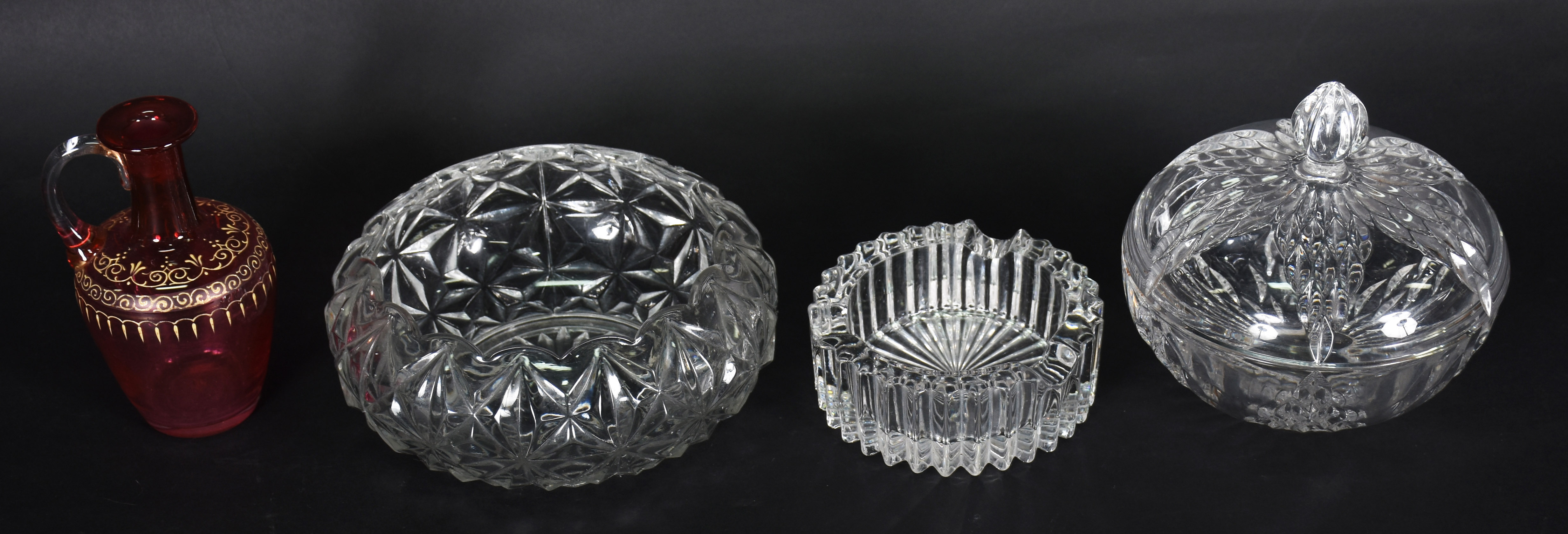 Quatro peças demi cristal : Bomboniere , bowl , cinzeiro e jarra... - foto 2 de 2