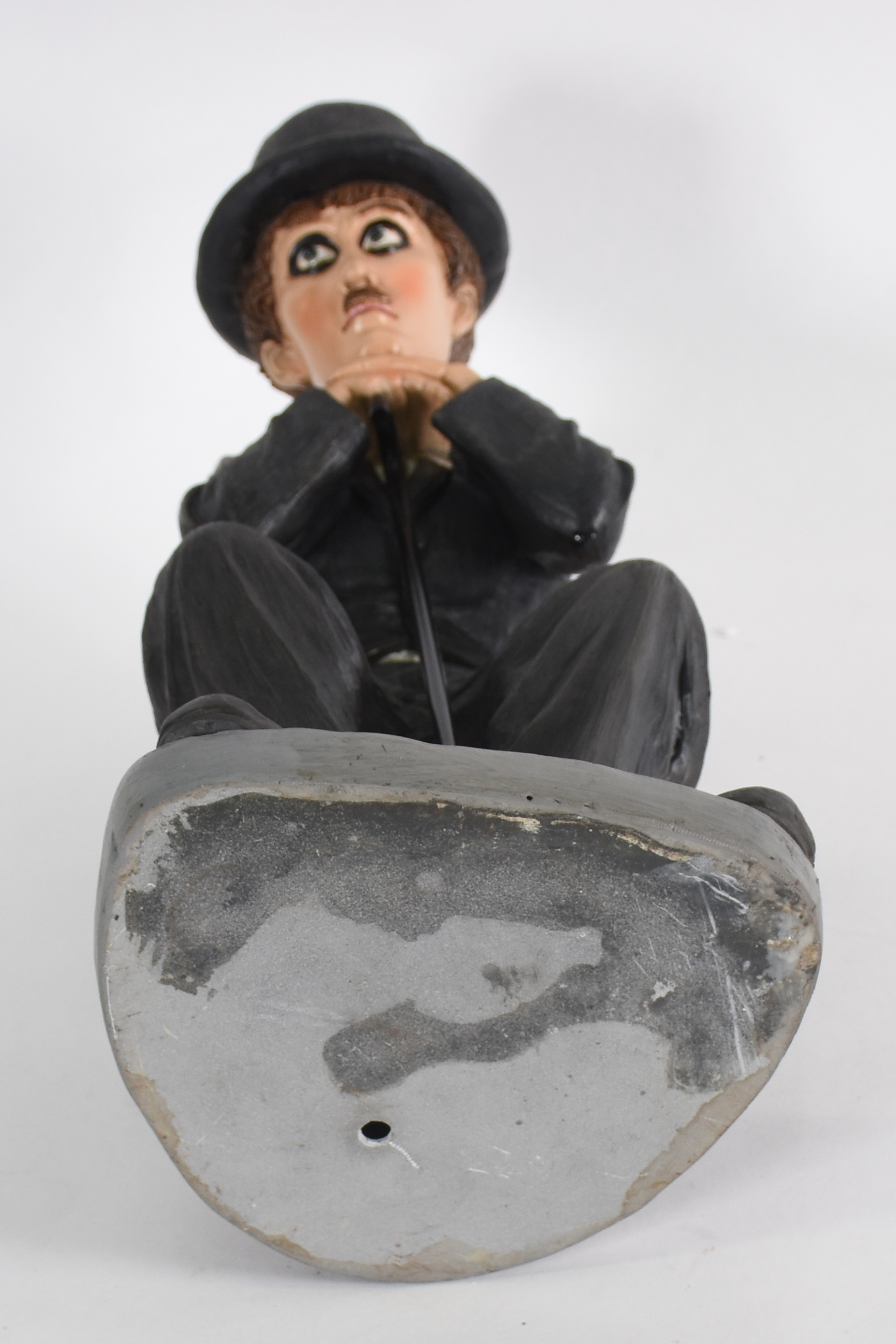 Estatueta de resina representando Charles Chaplin " Carlitos "... - foto 4 de 4