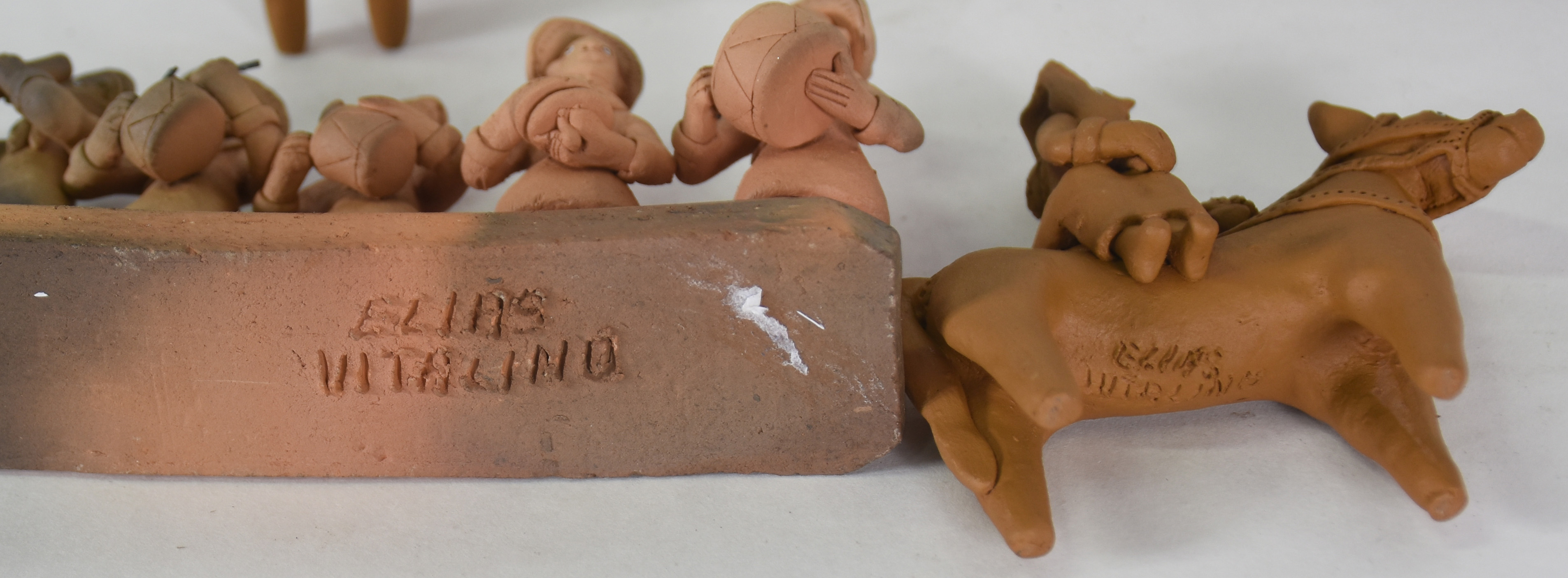 Oito peças de barro, Arte popular, diversos artistas. Algumas... - foto 9 de 10