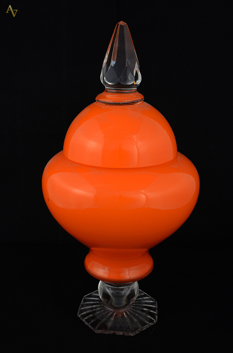 Bomboniere de murano na cor laranja. Altura 38 cm.