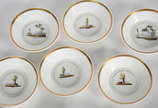 Serviço para café de porcelana europeia decorad... - Serviço para café de porcelana europeia decorada com paisagens e castelos em policromia e frisos dourados, composto de 6 xícaras com pires , lei...