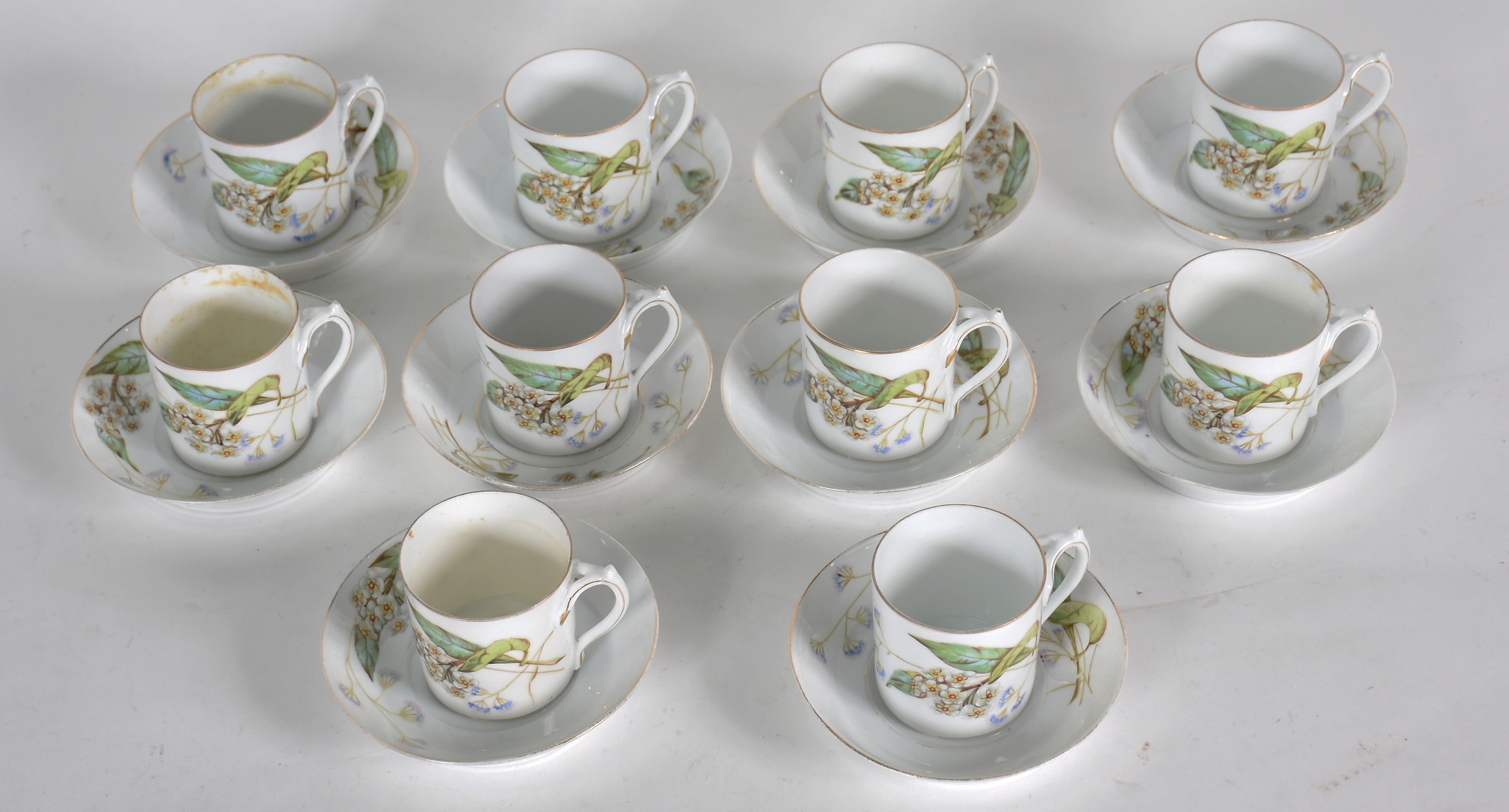 Conjunto com dez xícaras para café com pires de porcelana do leste... - foto 1 de 4