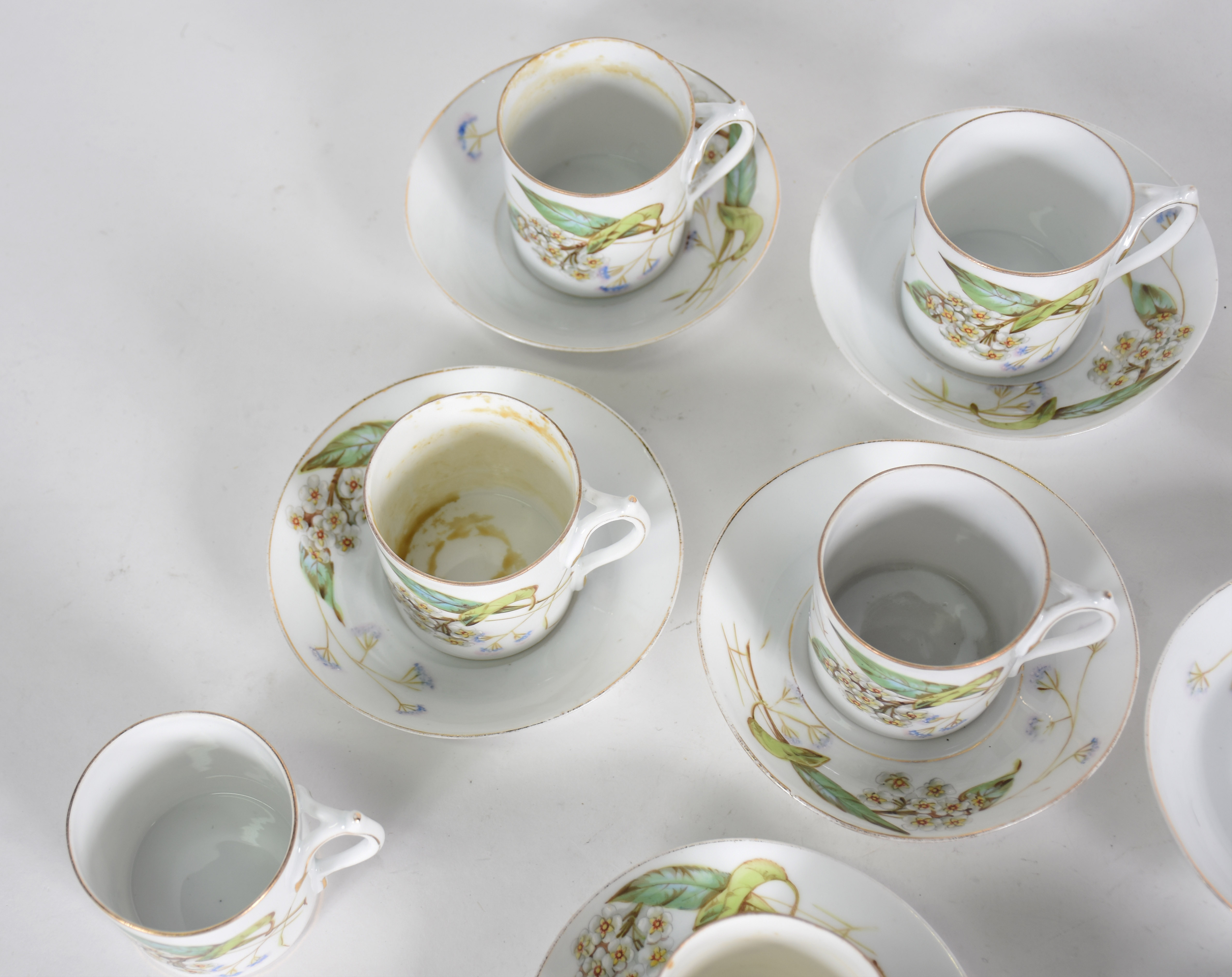 Conjunto com dez xícaras para café com pires de porcelana do leste... - foto 3 de 4