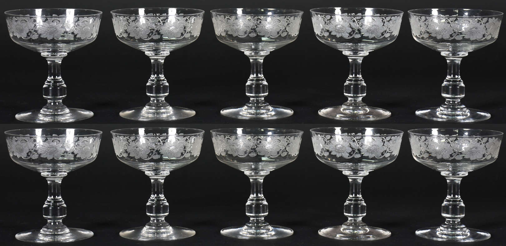 Dez taças de champagne de cristal com flores lavradas - foto 1 de 2