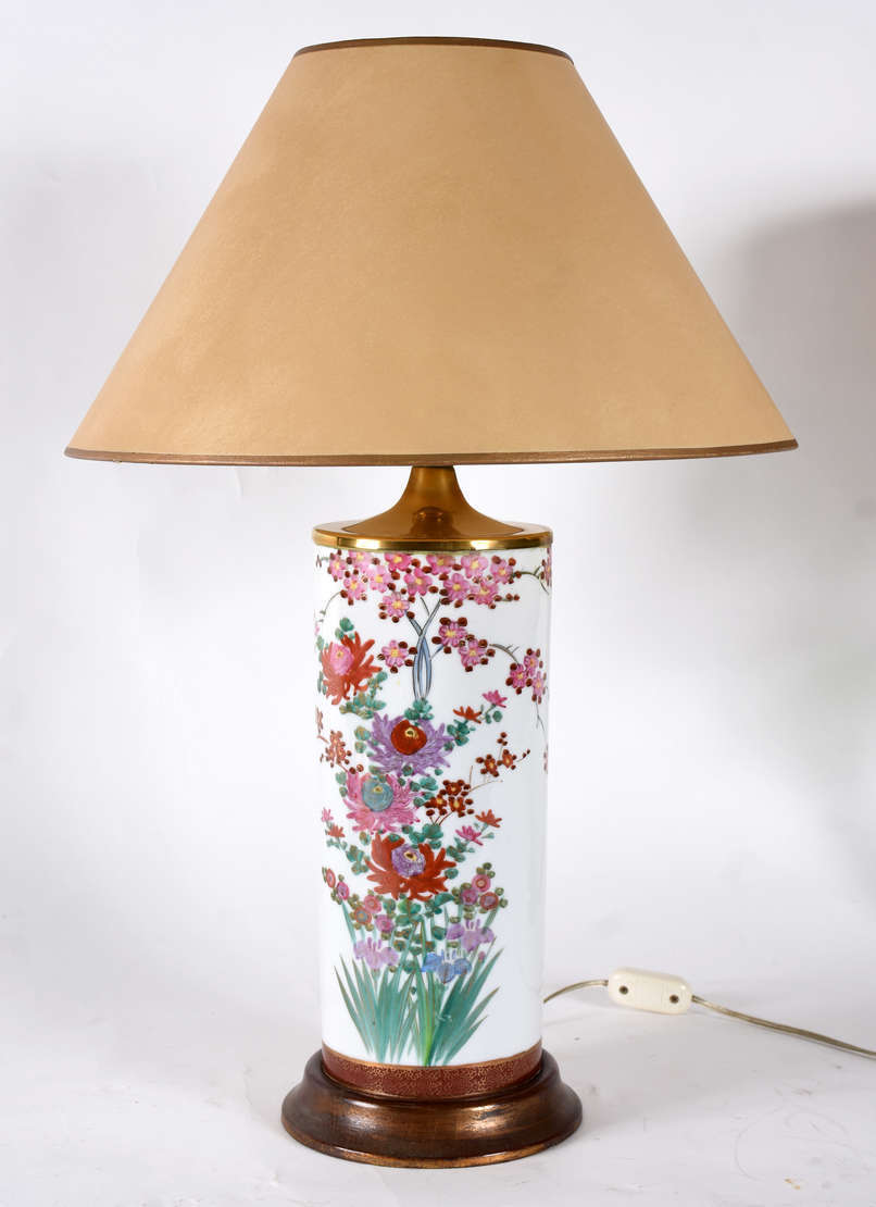 Abatjour de porcelana floral ( medida total com a cúpula) - foto 1 de 2
