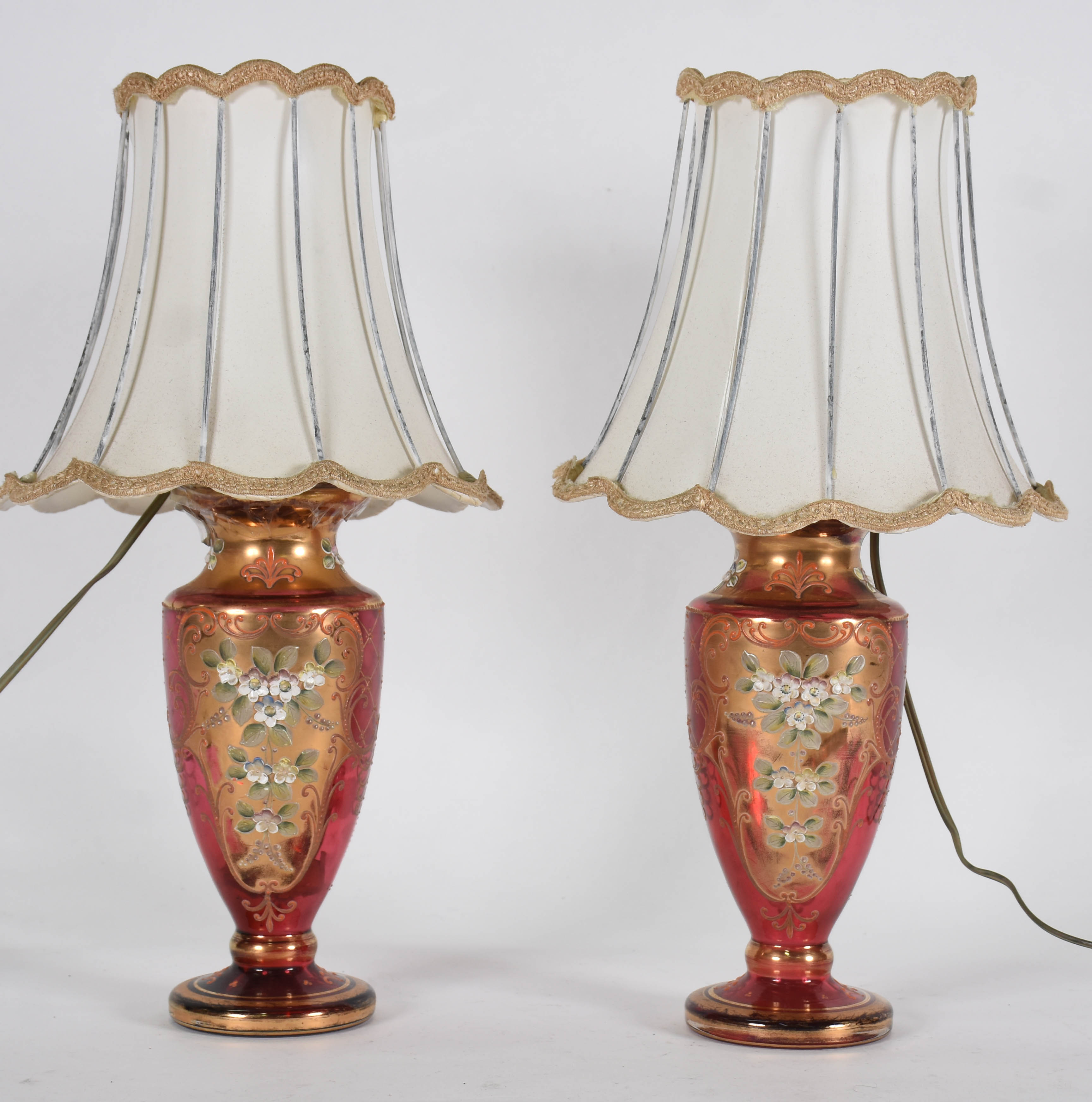 Par de abatjoures ( adaptados) Venezianos vermelhos com dourado, com... - foto 1 de 5