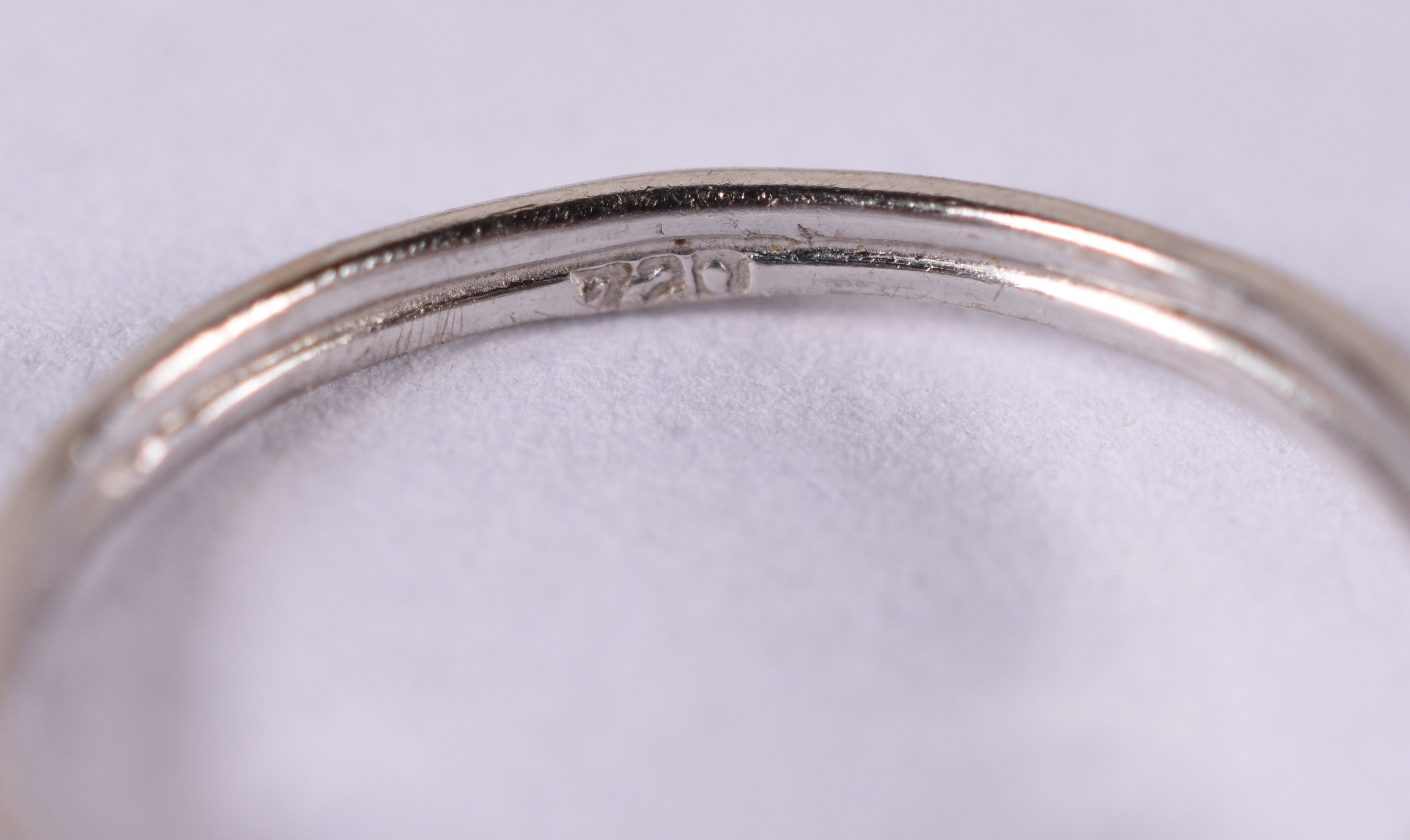 Anel de ouro 18k branco e brilhantes . Aro 13 ( Por questão de... - foto 4 de 4