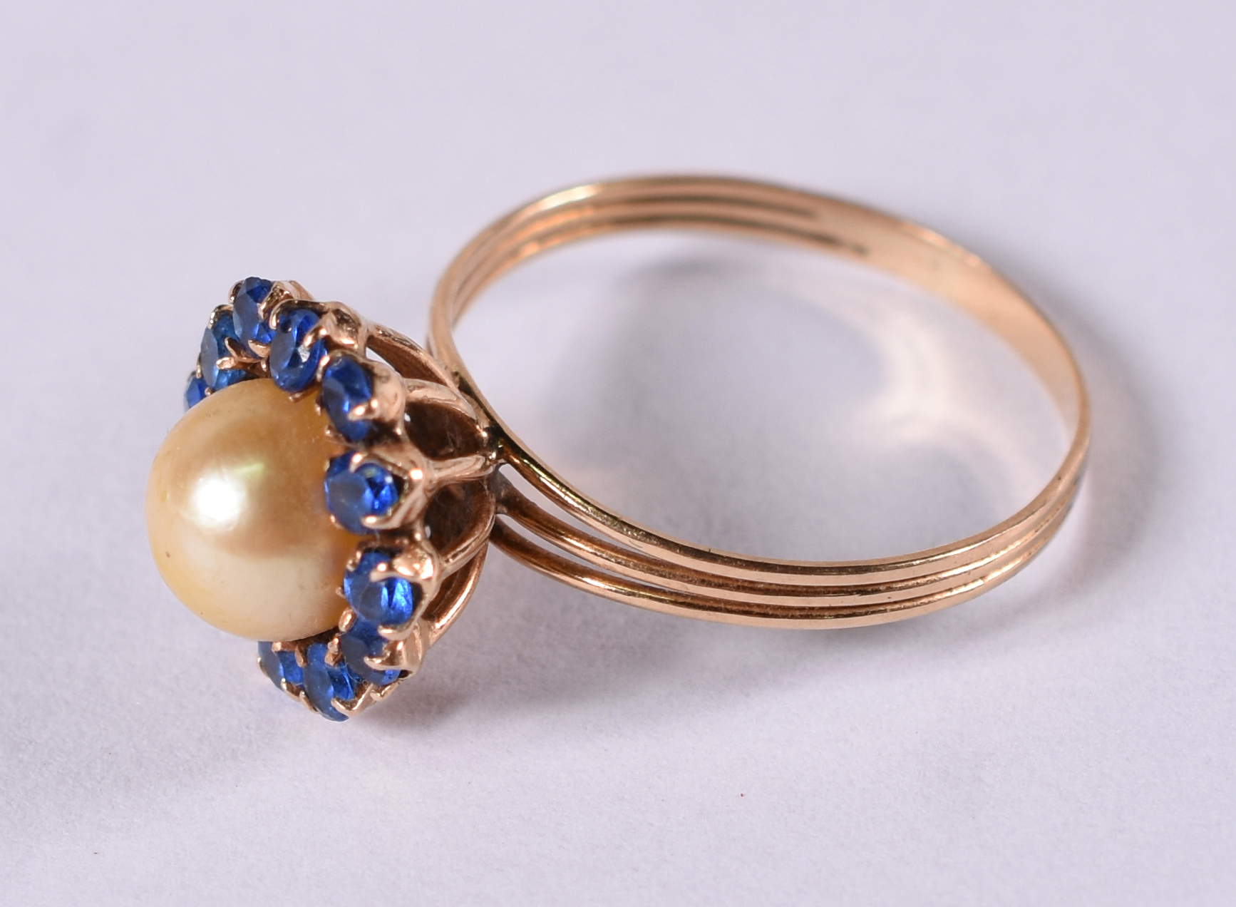 Anel de ouro 18 k amarelo com pérola e pedras azuis . Aro 17 ( Por... - foto 2 de 3