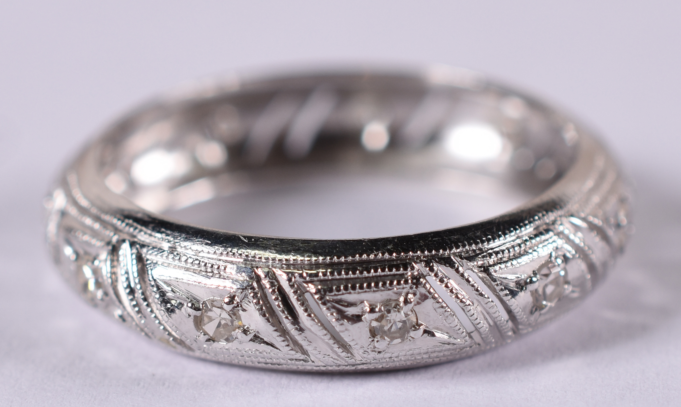 Anel Art Deco de ouro branco 18 k com 15 brilhantes . Aro 15 ( Por... - foto 1 de 3