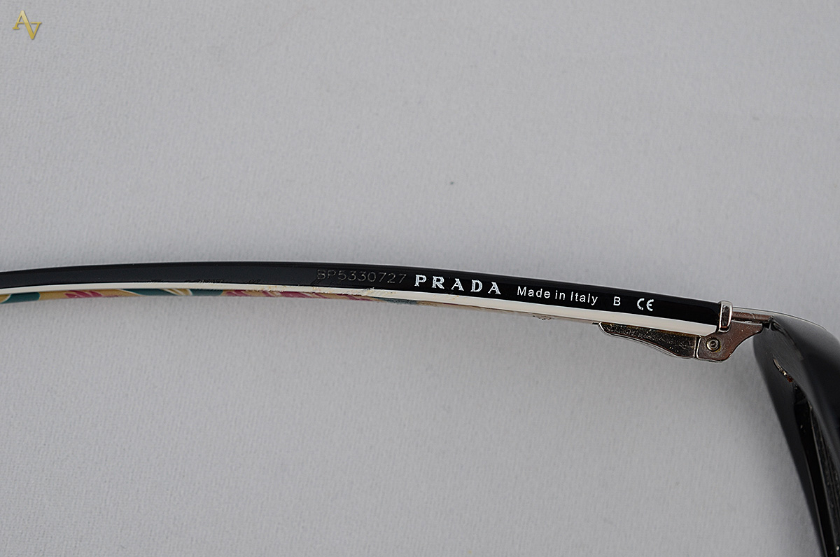 PRADA - Armação para óculos de grau. - foto 4 de 4