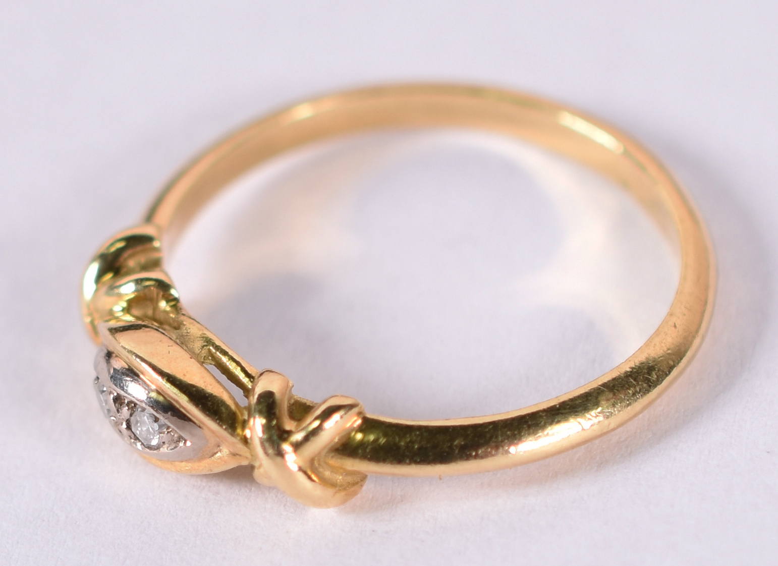Anel de ouro 18 k e brilhantes Aro 17 ( Por questão de segurança a... - foto 2 de 3