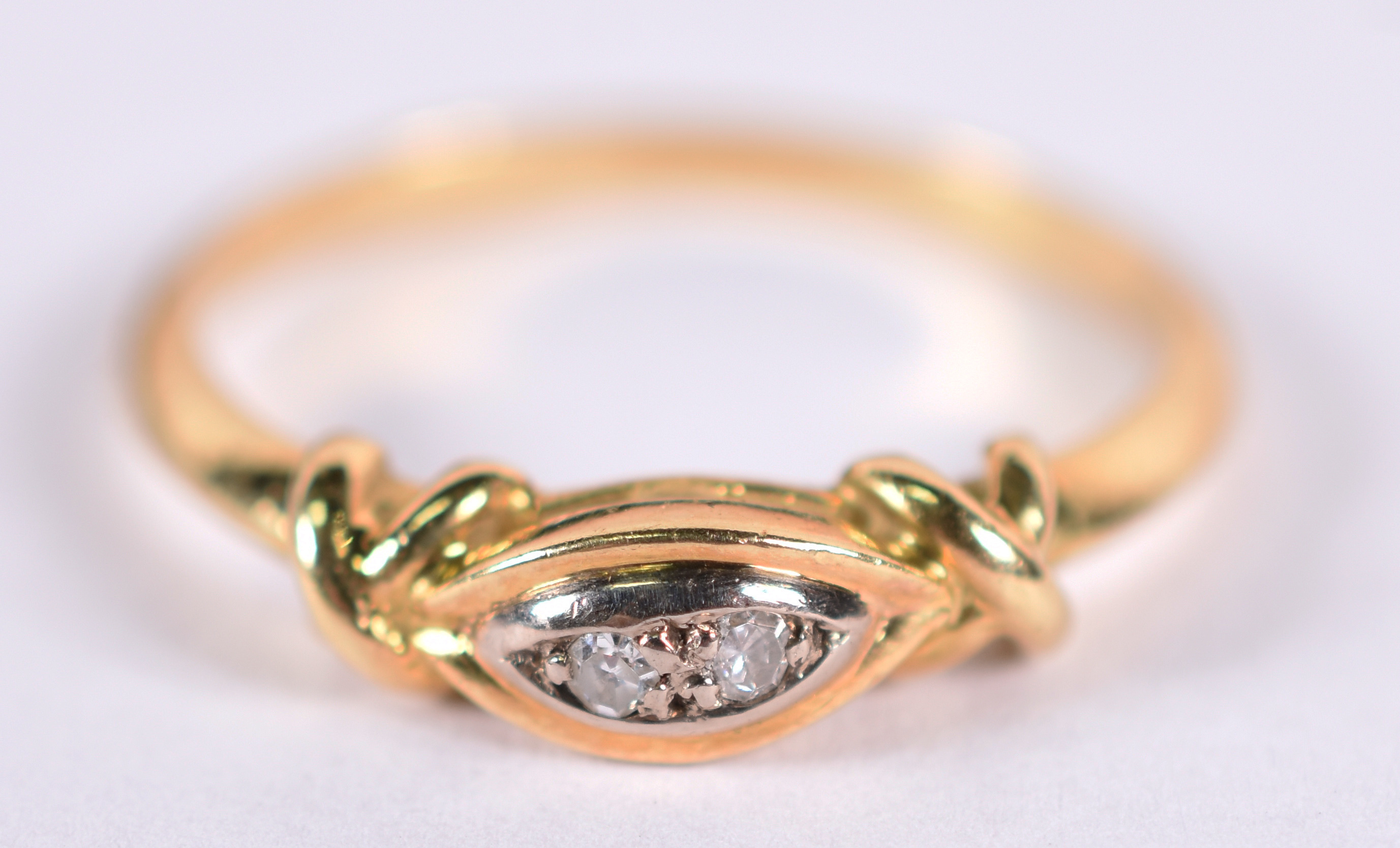 Anel de ouro 18 k e brilhantes Aro 17 ( Por questão de segurança a... - foto 1 de 3