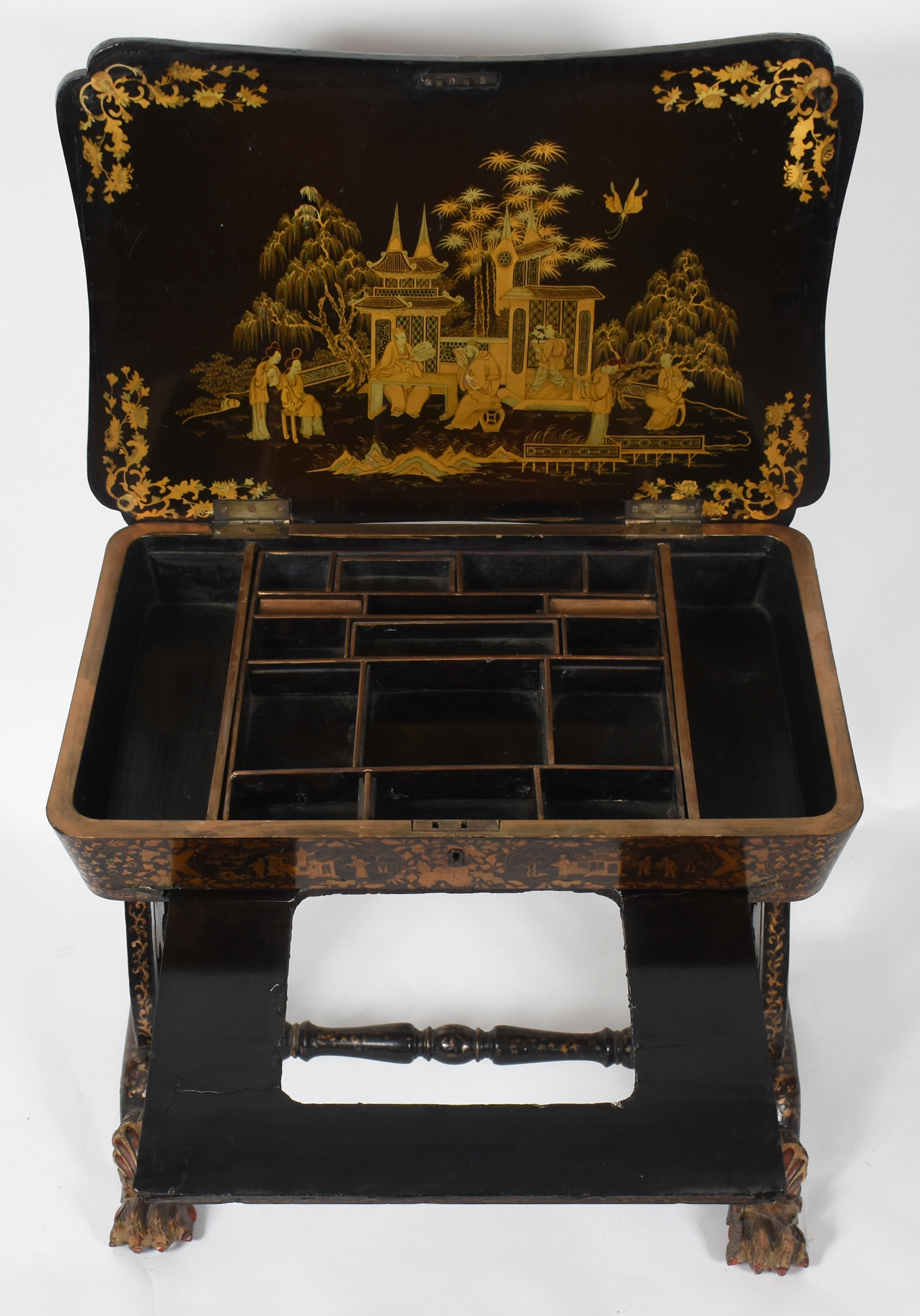 Mesa/costureiro “Chinoiserie” – Madeira laqueada em preto, vermelho e... - foto 2 de 5