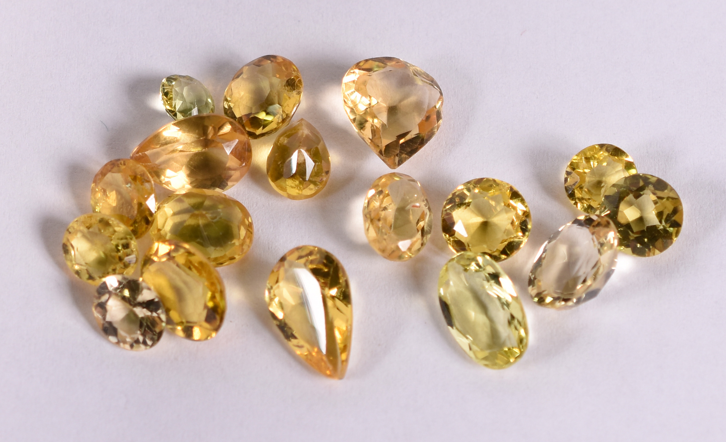 Dezessete pedras Green gold , 25 ct. ( Por questão de segurança a... - foto 1 de 2
