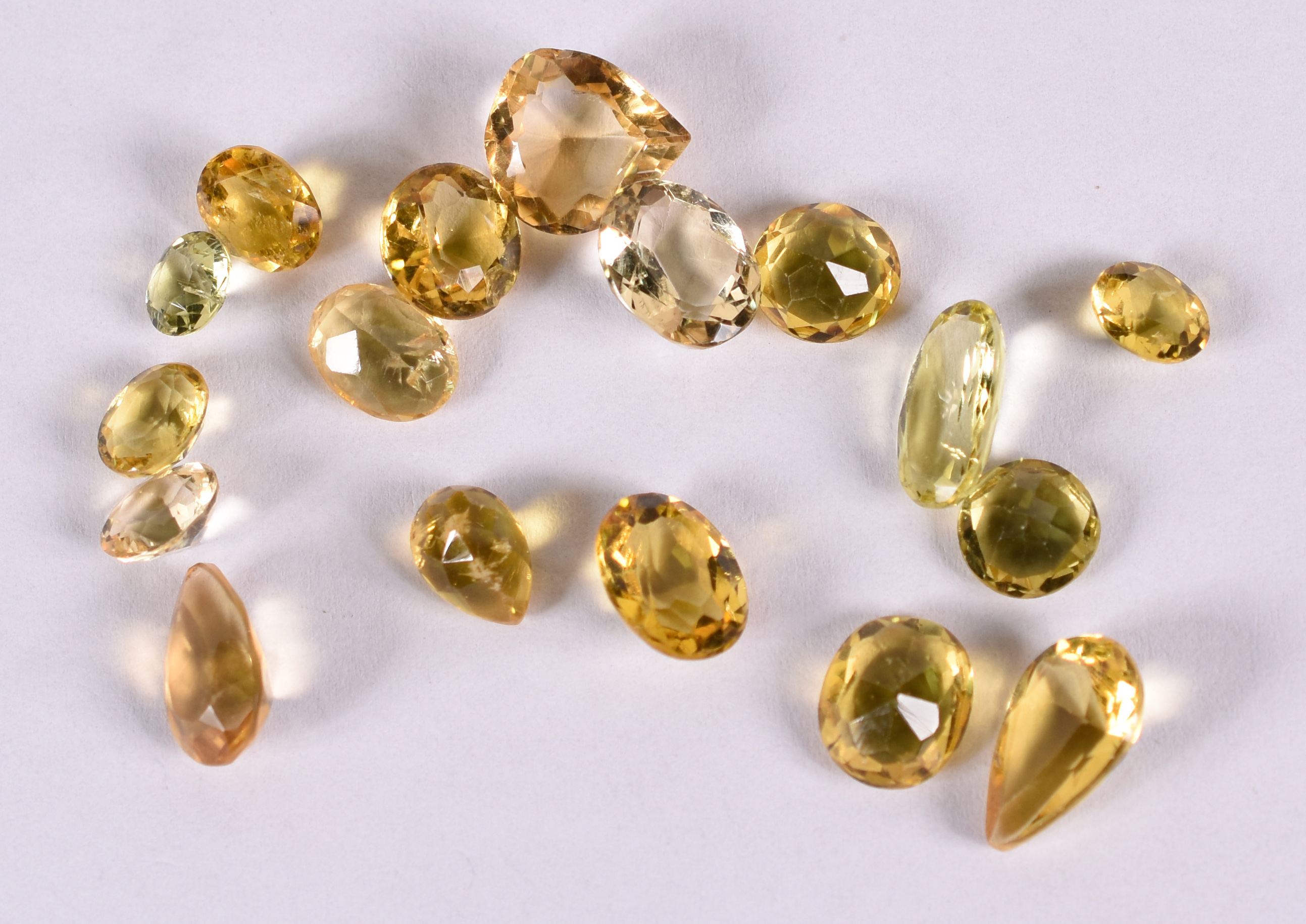 Dezessete pedras Green gold , 25 ct. ( Por questão de segurança a... - foto 2 de 2
