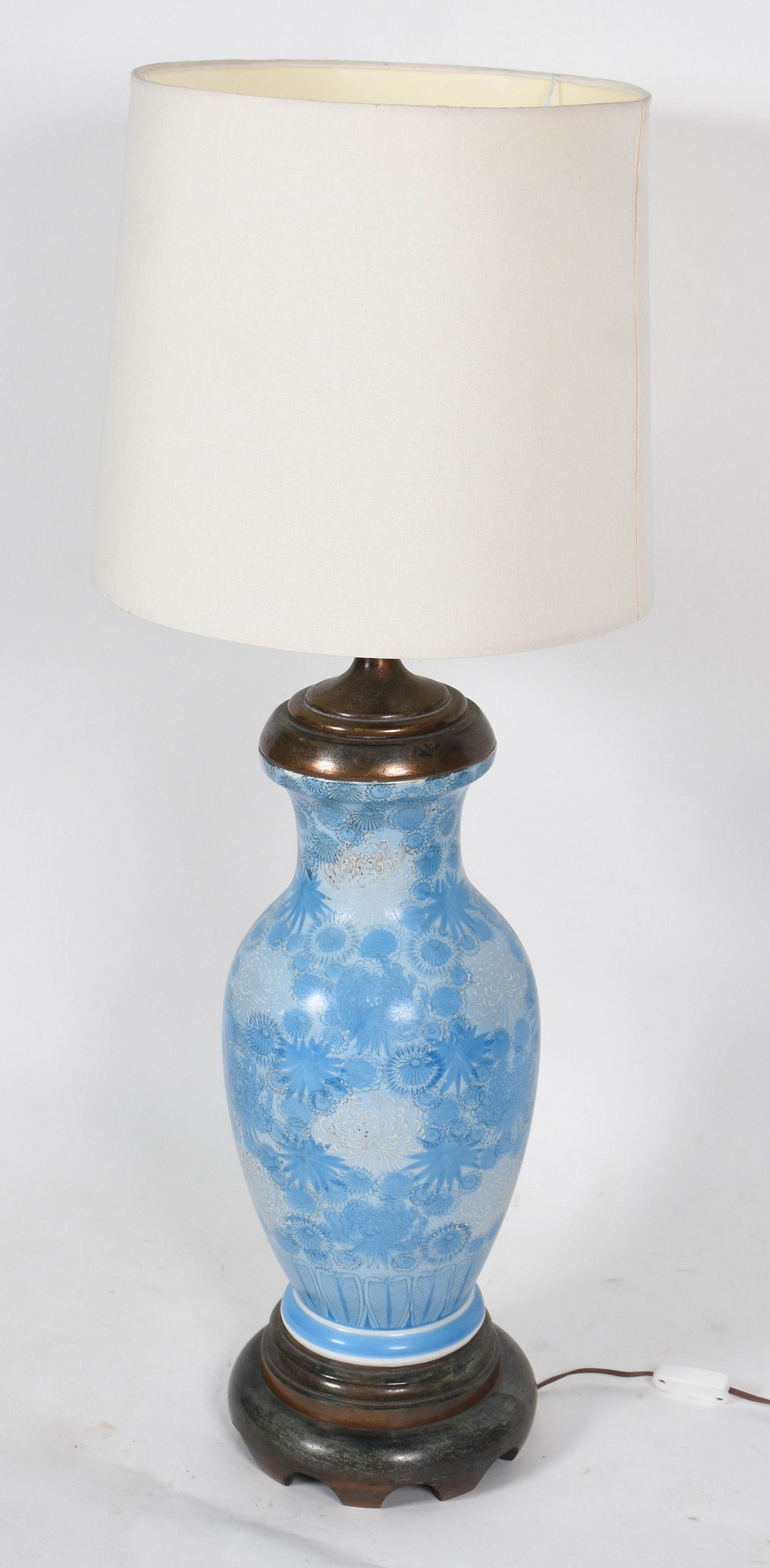Abatjour de porcelana oriental decoração floral em azul, acompanha... - foto 2 de 4