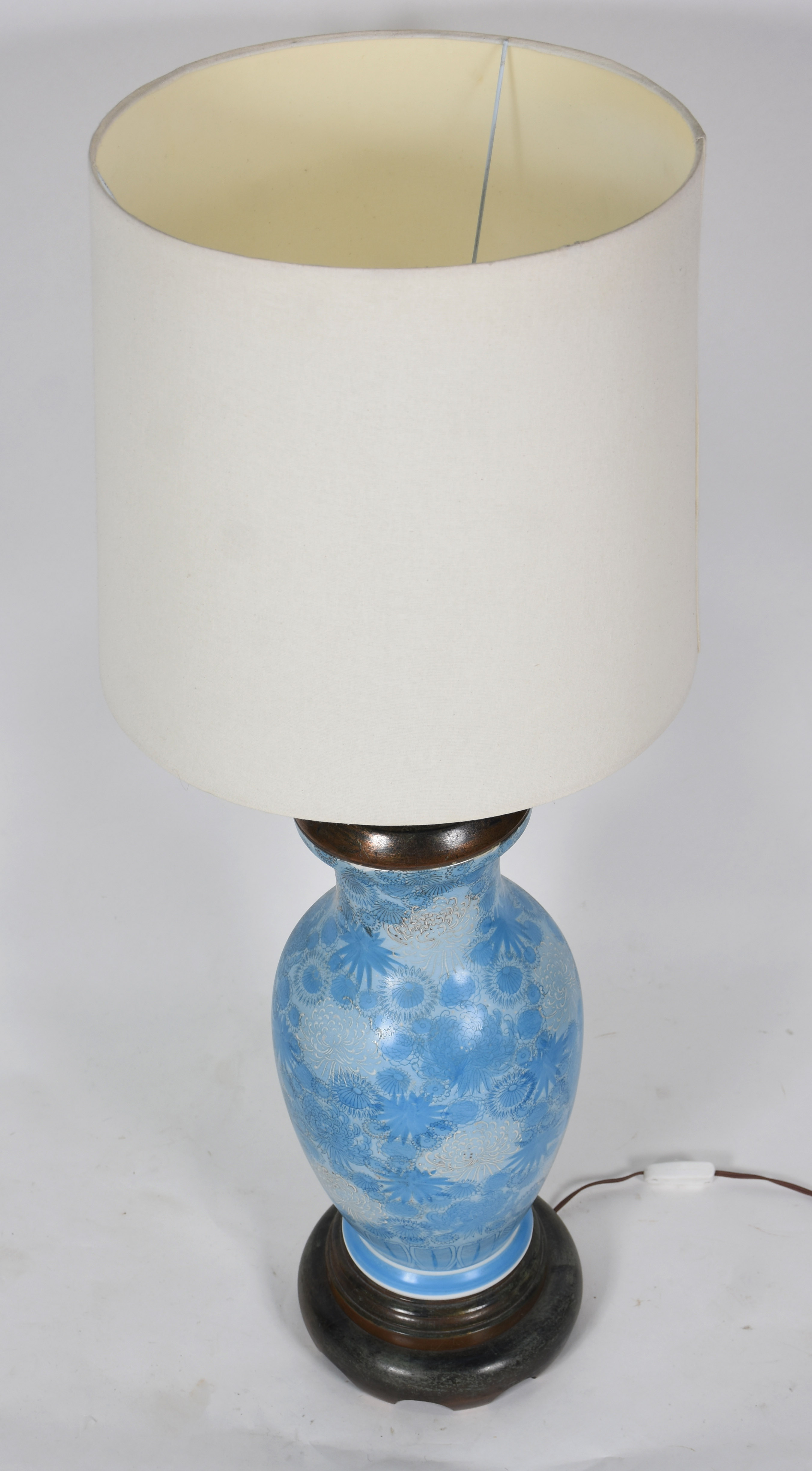 Abatjour de porcelana oriental decoração floral em azul, acompanha... - foto 4 de 4