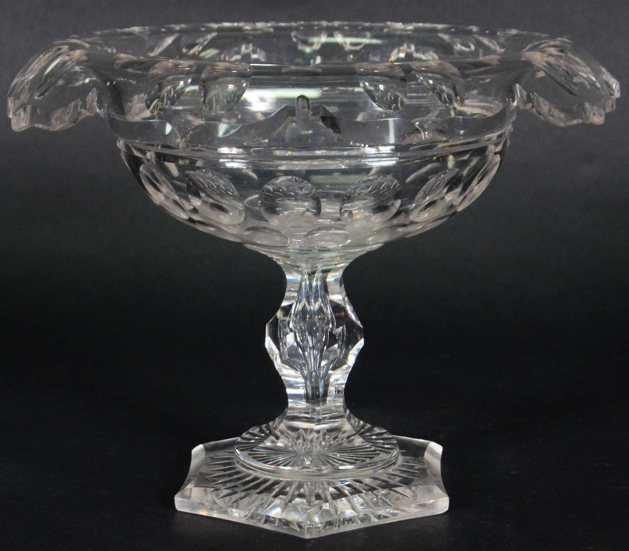 Cristal Baccarat – Frufeira – Base sextavada – Coluna em balaústre –... - foto 1 de 3