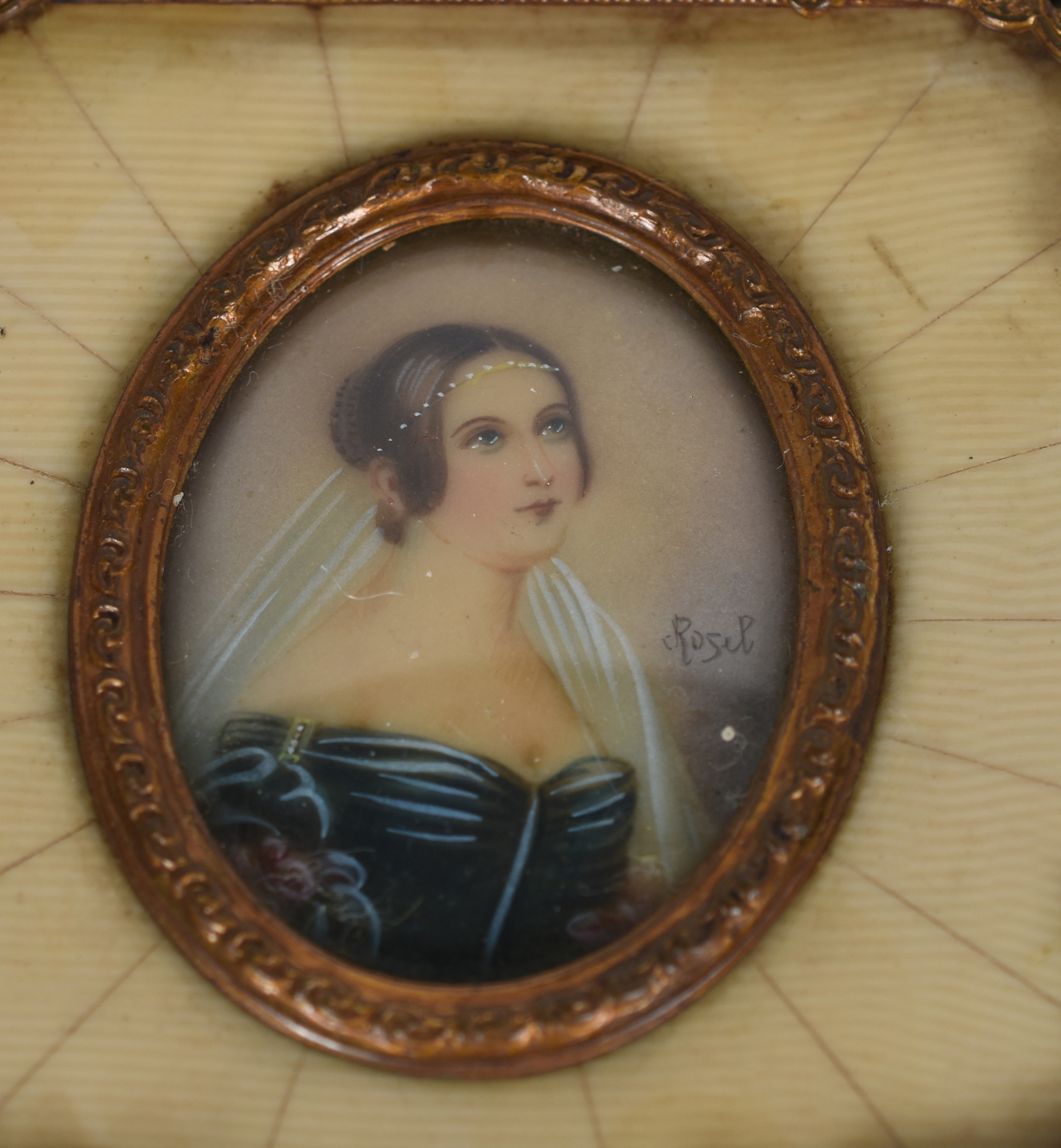 Porta jóias em marfim e bronze ormulu , medalhão central com pintura... - foto 2 de 5