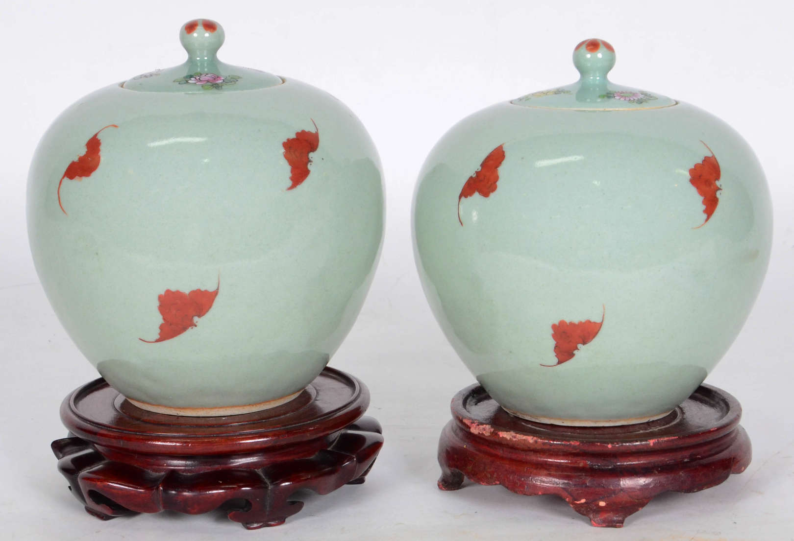 Par de potiches – Porcelana chinesa celadon – Decoração floral nas... - foto 2 de 6