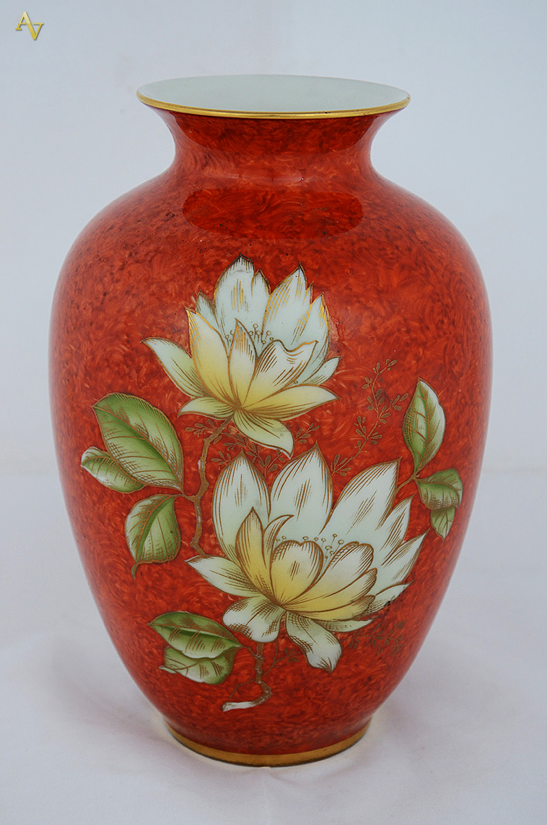 Vaso de porcelana alemã ROYAL, Bavaria - KPM, decorada com flores em... - foto 1 de 2