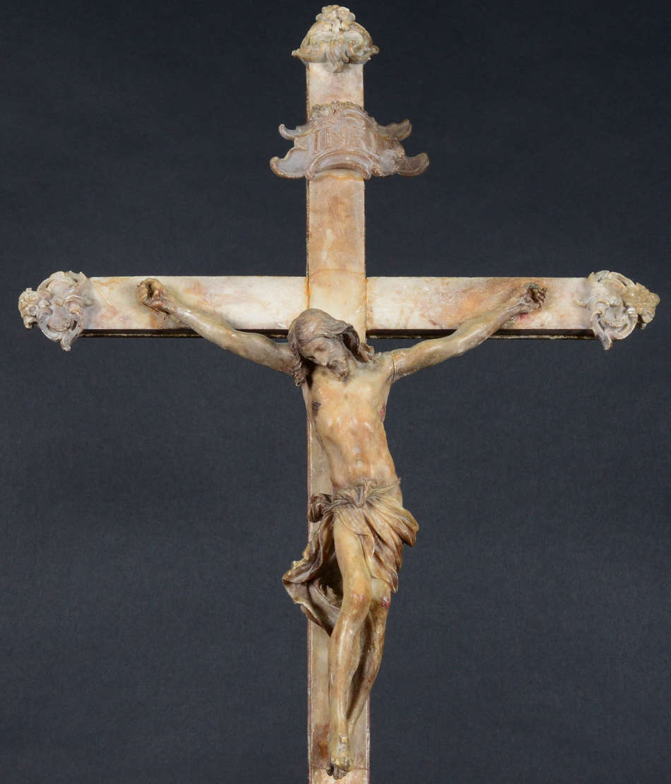 Arte Sacra – Calvário, grupo escultórico em pedra sabão – Cruz no... - foto 3 de 4