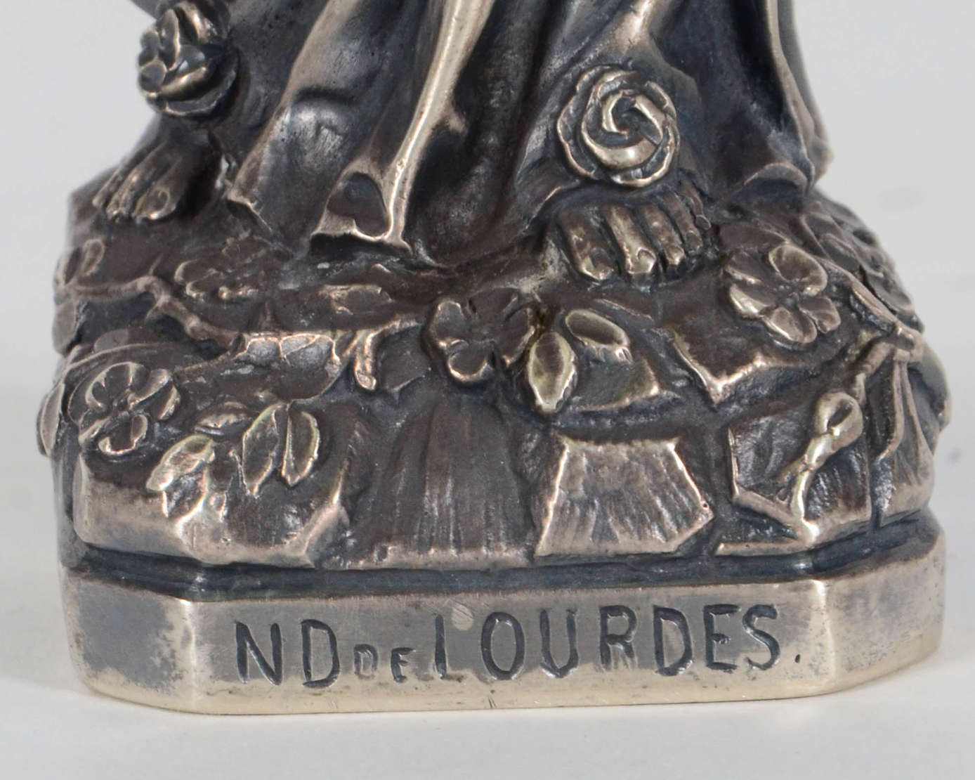Arte Sacra – Imagem de N. S. de Lourdes – Escultura Francesa – Prata... - foto 5 de 6