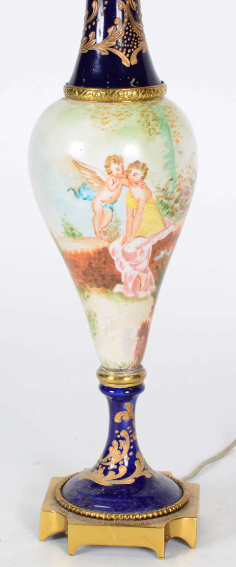 Abajur – Porcelana de Sèvres – Decoração em azul cobalto e ouro com... - foto 2 de 4