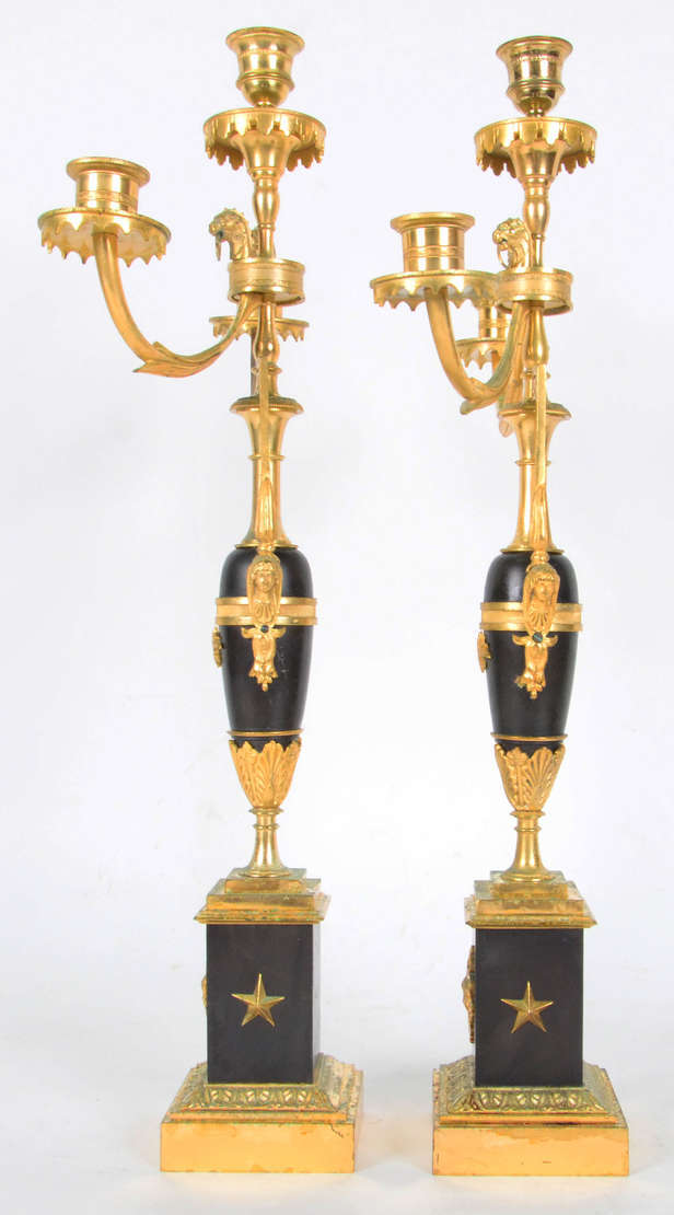 Par de candelabros neo clássicos – três velas cada – Bronze em negro... - foto 3 de 5