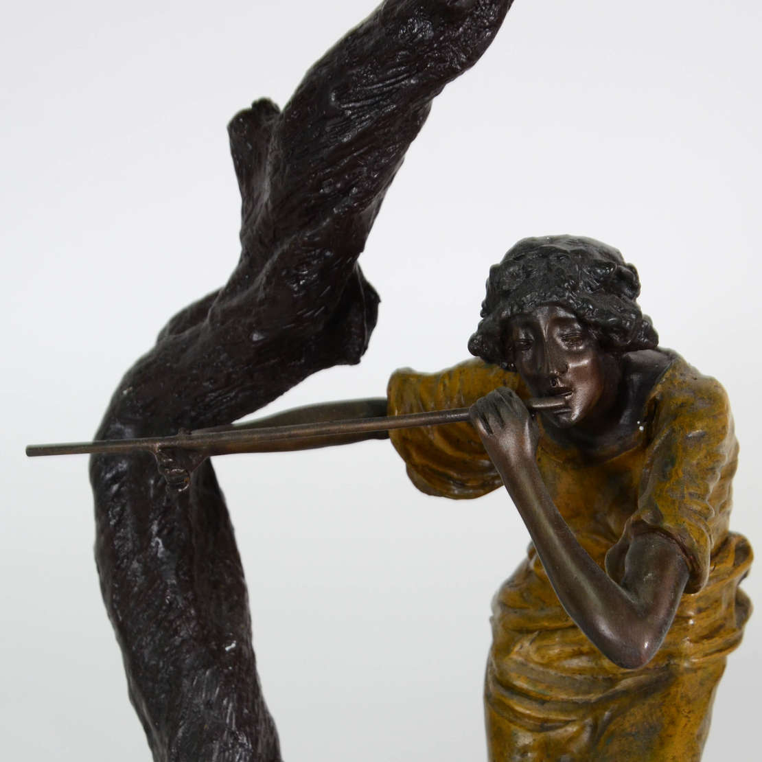 Luminária – “Flautista sob árvore” – Escultura – Bronze austríaco... - foto 2 de 5