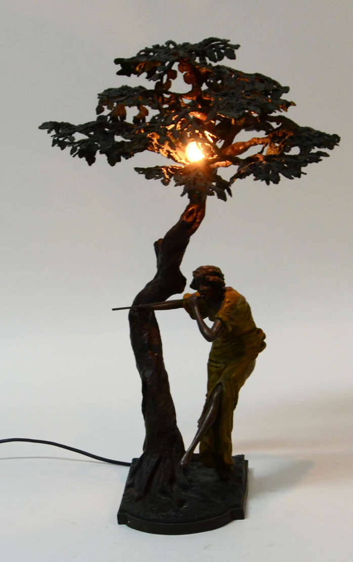 Luminária – “Flautista sob árvore” – Escultura – Bronze austríaco... - foto 4 de 5