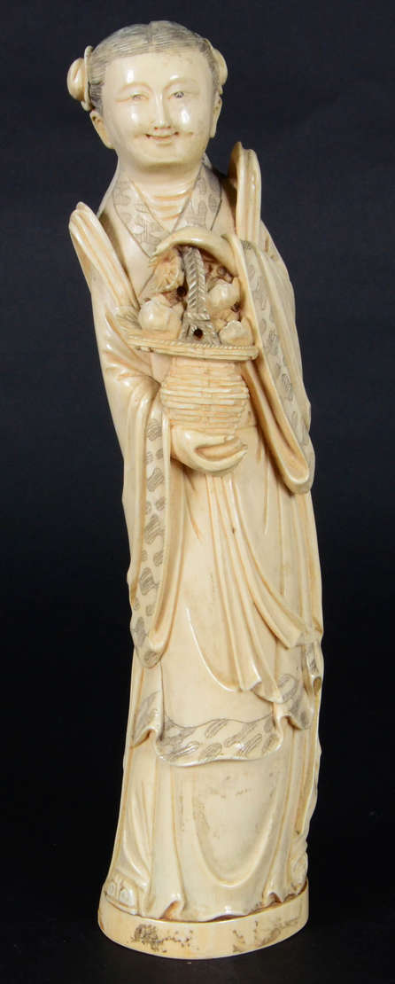 Dama chinesa – Escultura em marfim asiático representando figura... - foto 1 de 3