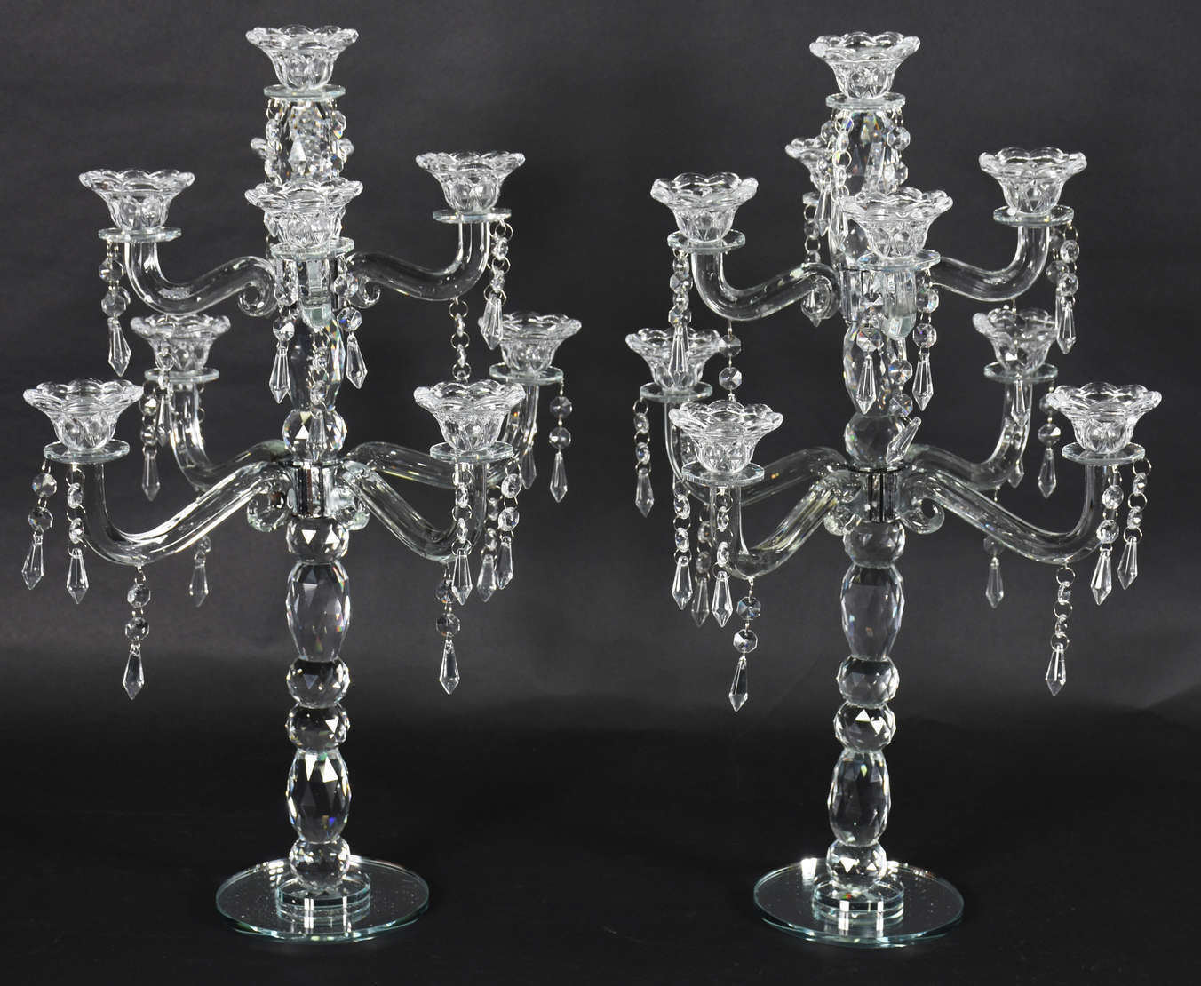 Par de candelabros para 9 velas cada de cristal com base espelhada . - foto 3 de 3